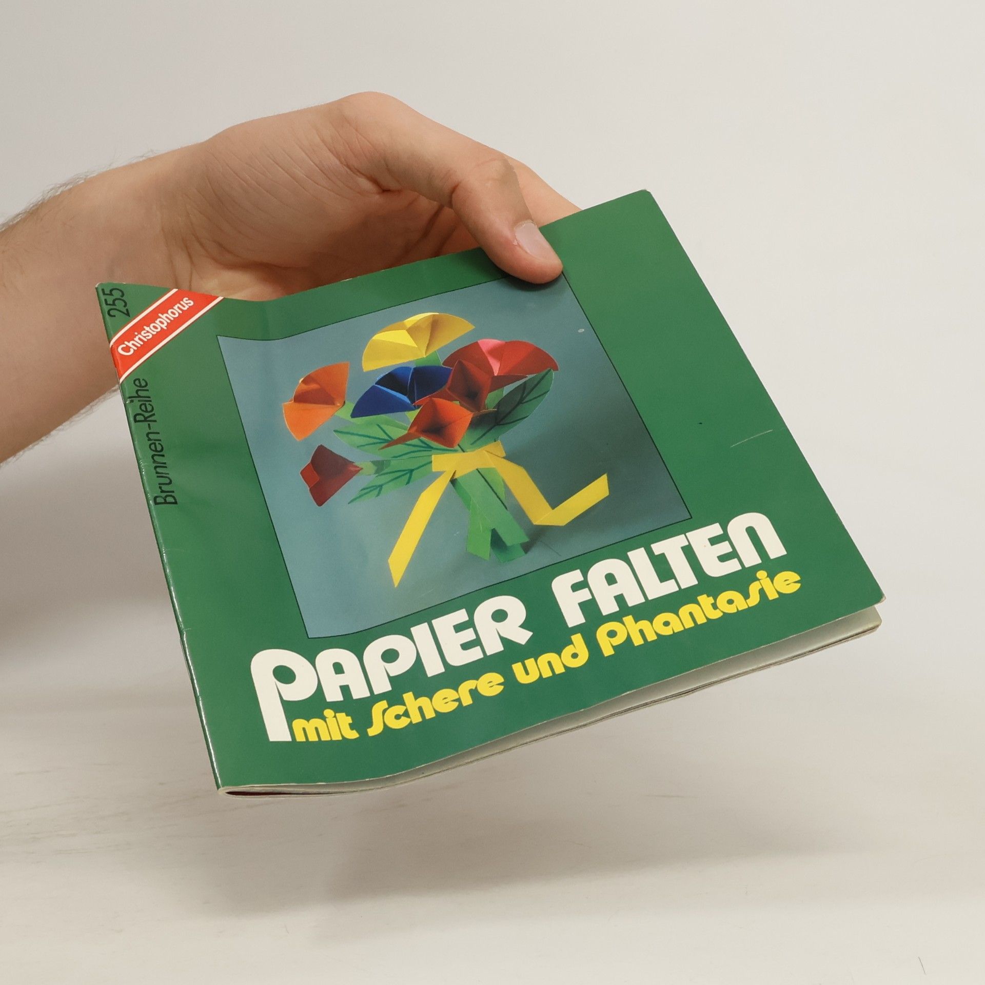 Papier falten mit Schere und Phantasie