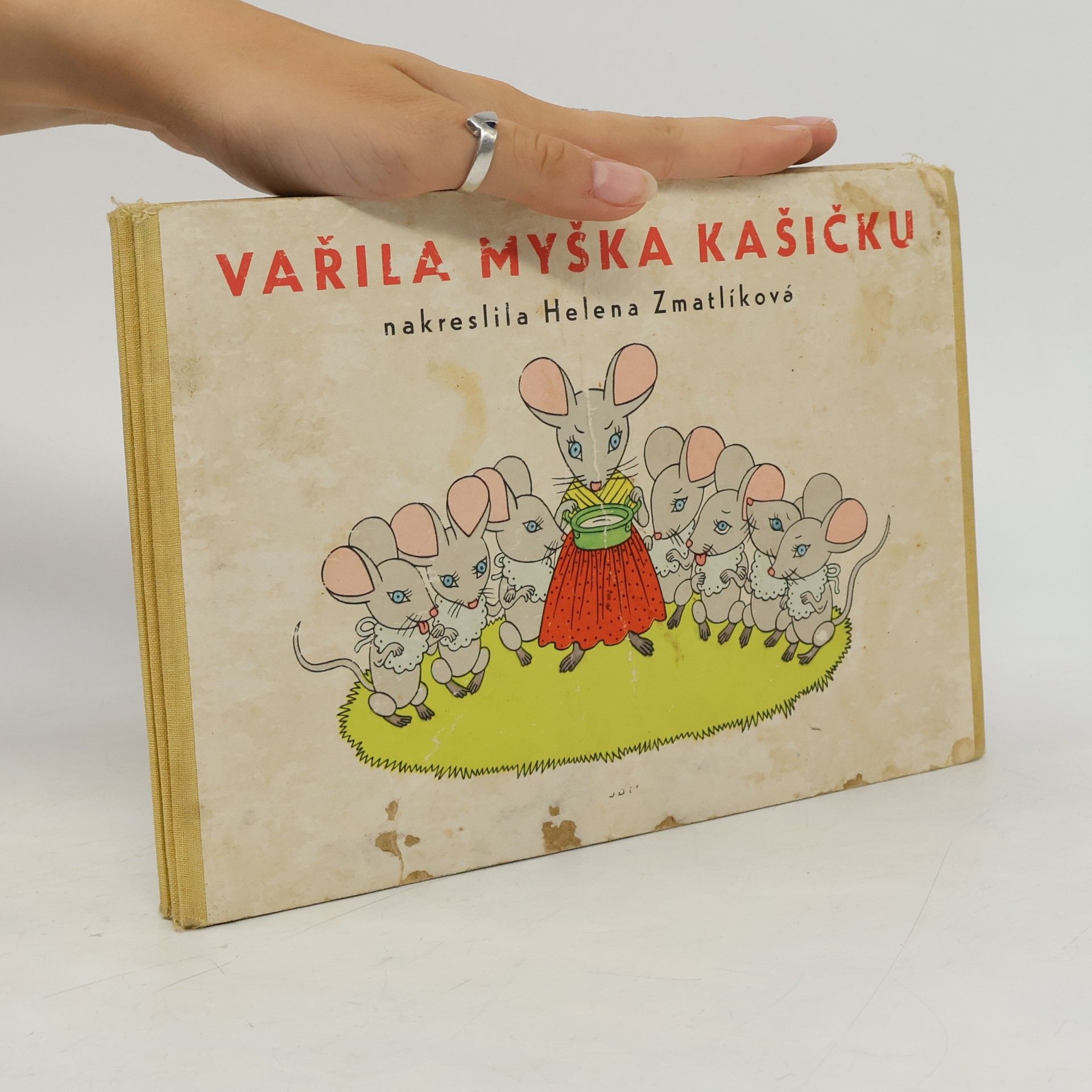 Vařila myšička kašičku