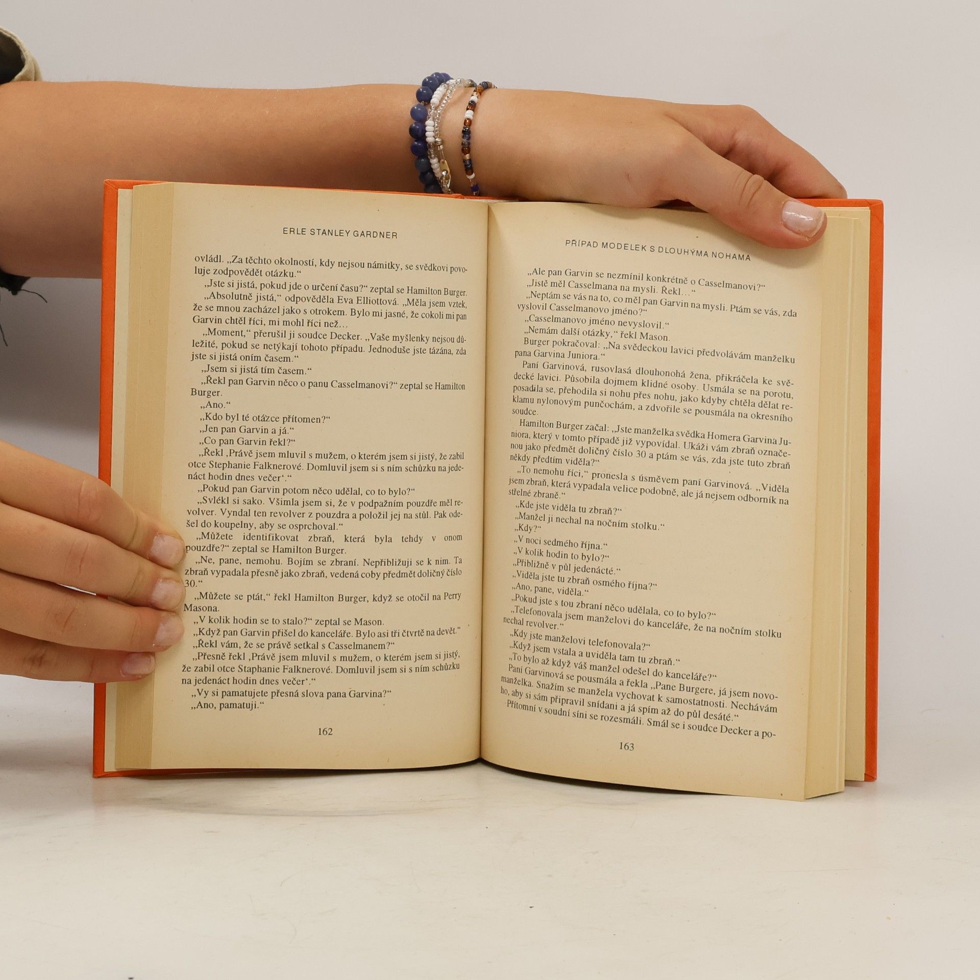 Erle Stanley Gardner Případ modelek s dlouhýma nohama. Případ dívky z kalendáře