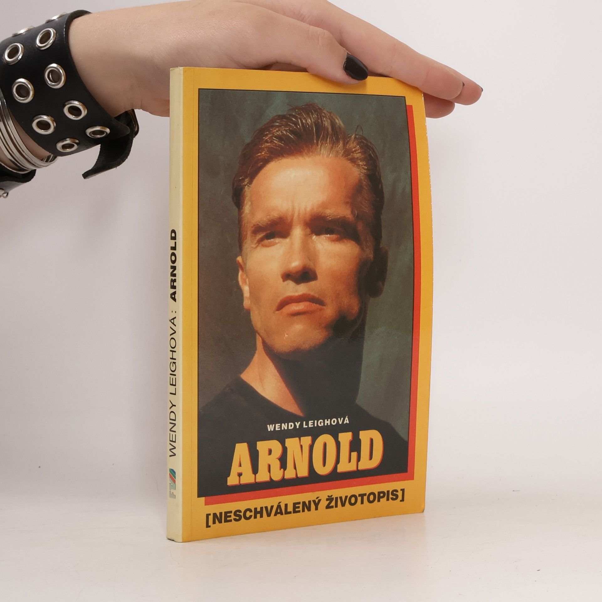 Wendy Leigh Arnold. Neschválený životopis