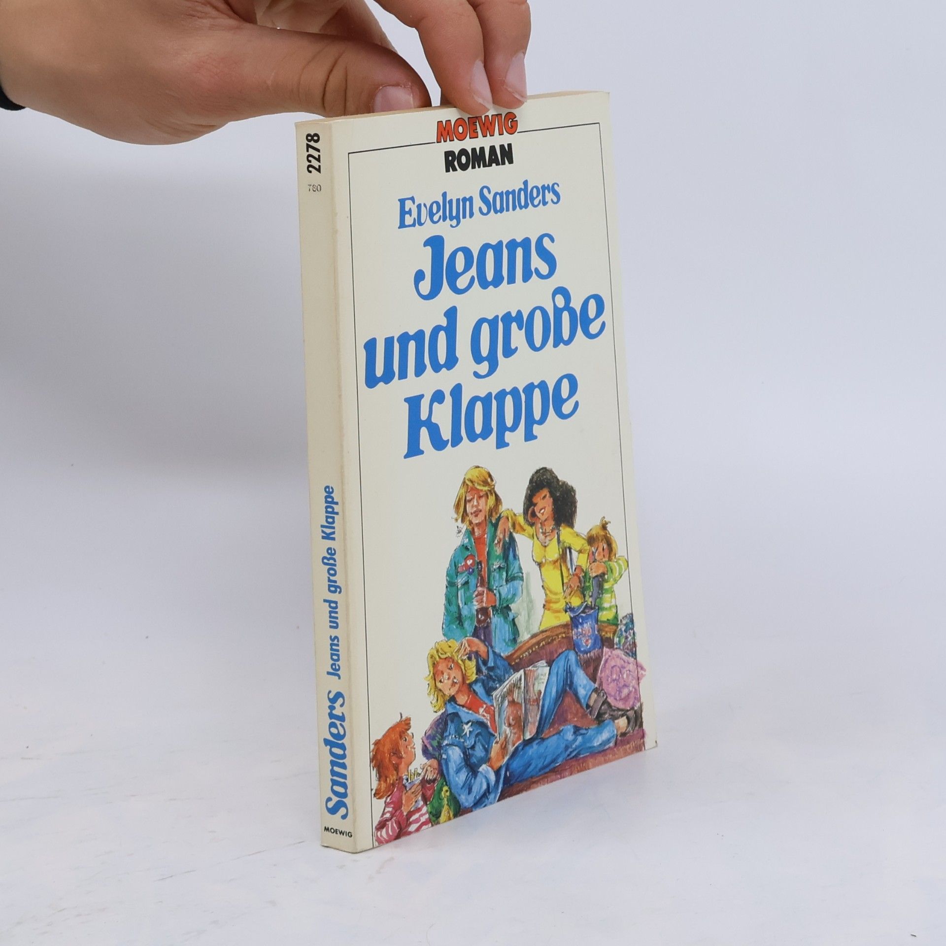 Evelyn Sanders Jeans und grosse Klappe