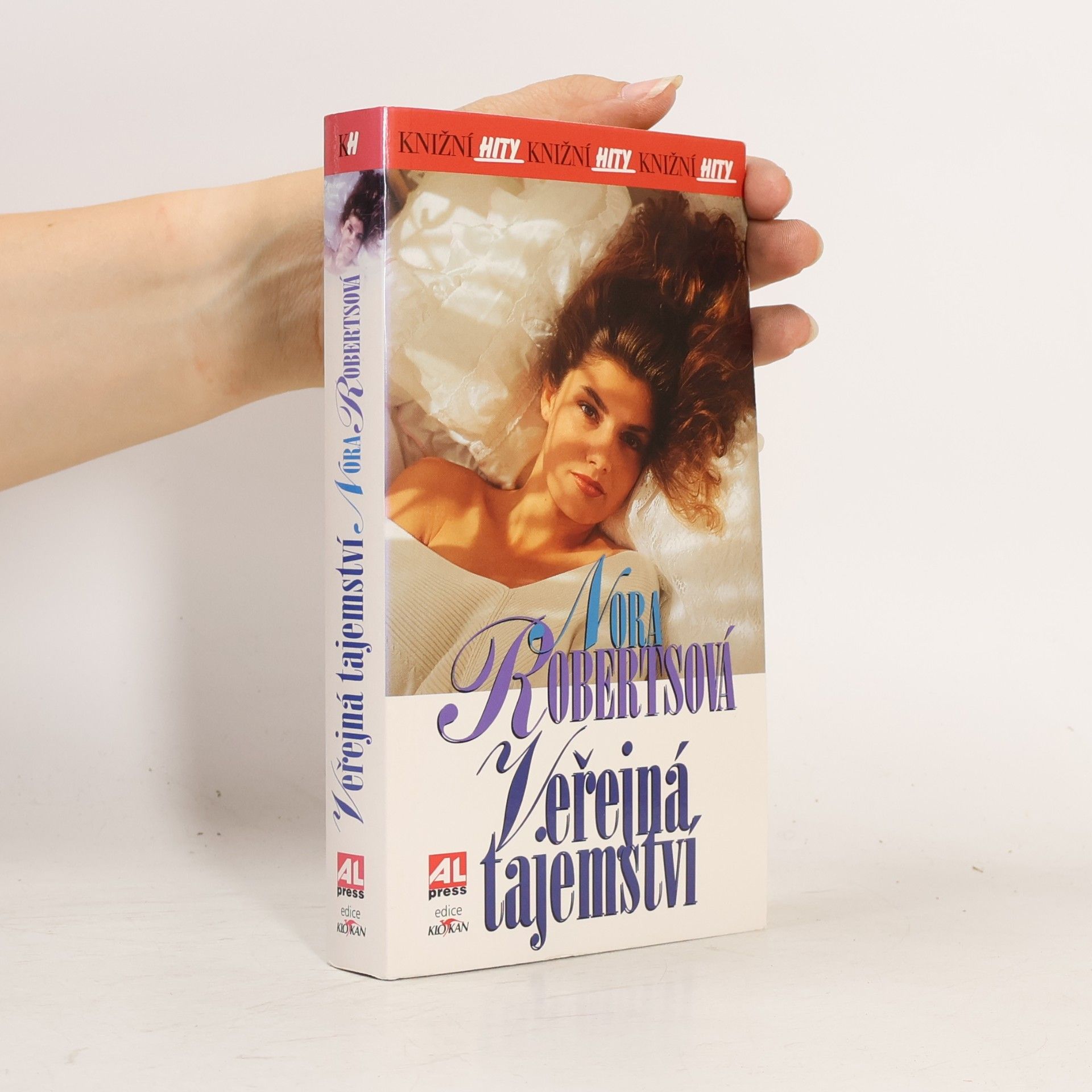 Nora Roberts Veřejná tajemství
