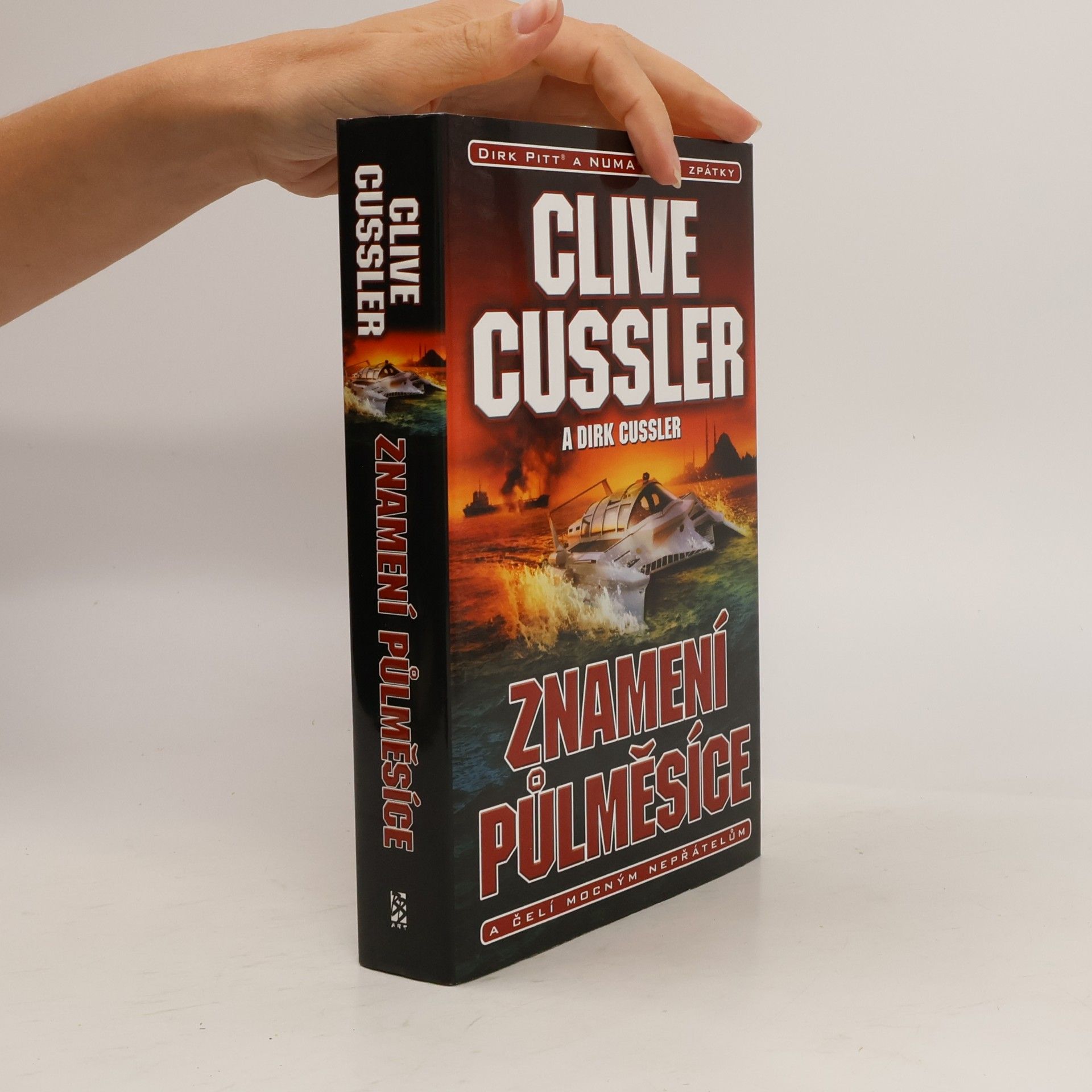 Clive Cussler Znamení půlměsíce