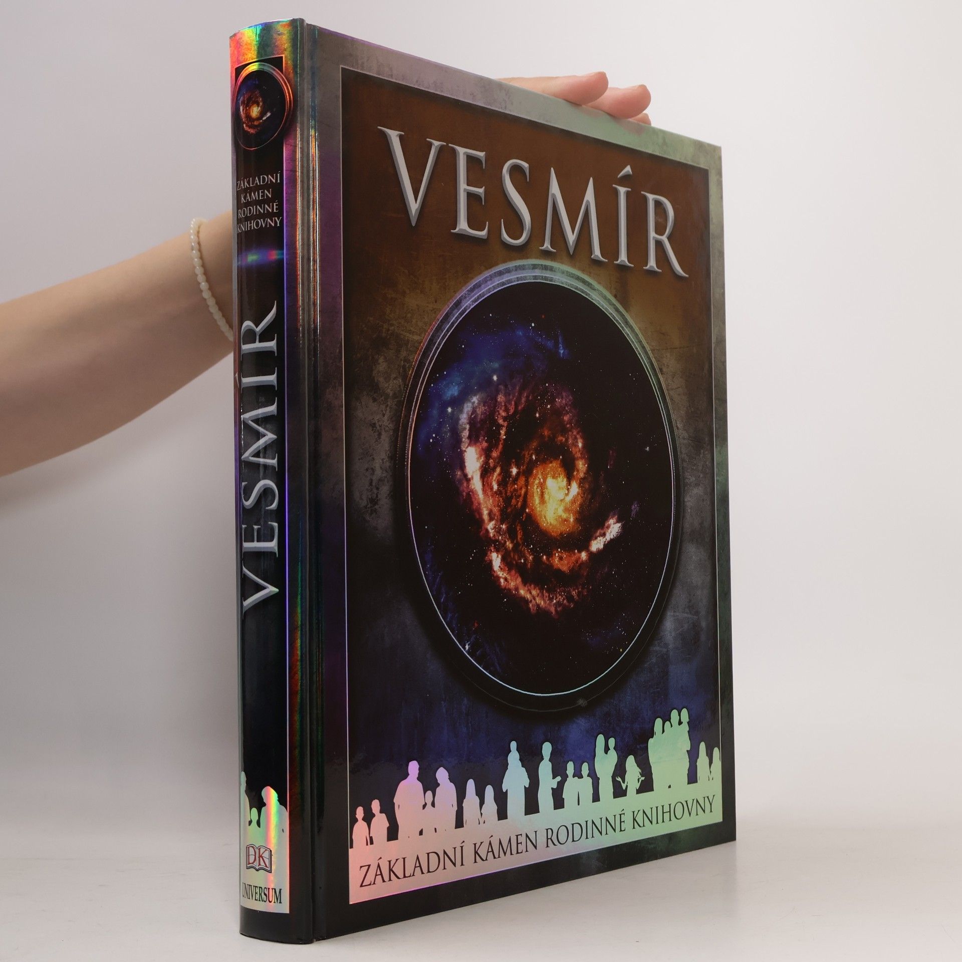 Martin Rees Vesmír: základní kámen rodinné knihovny