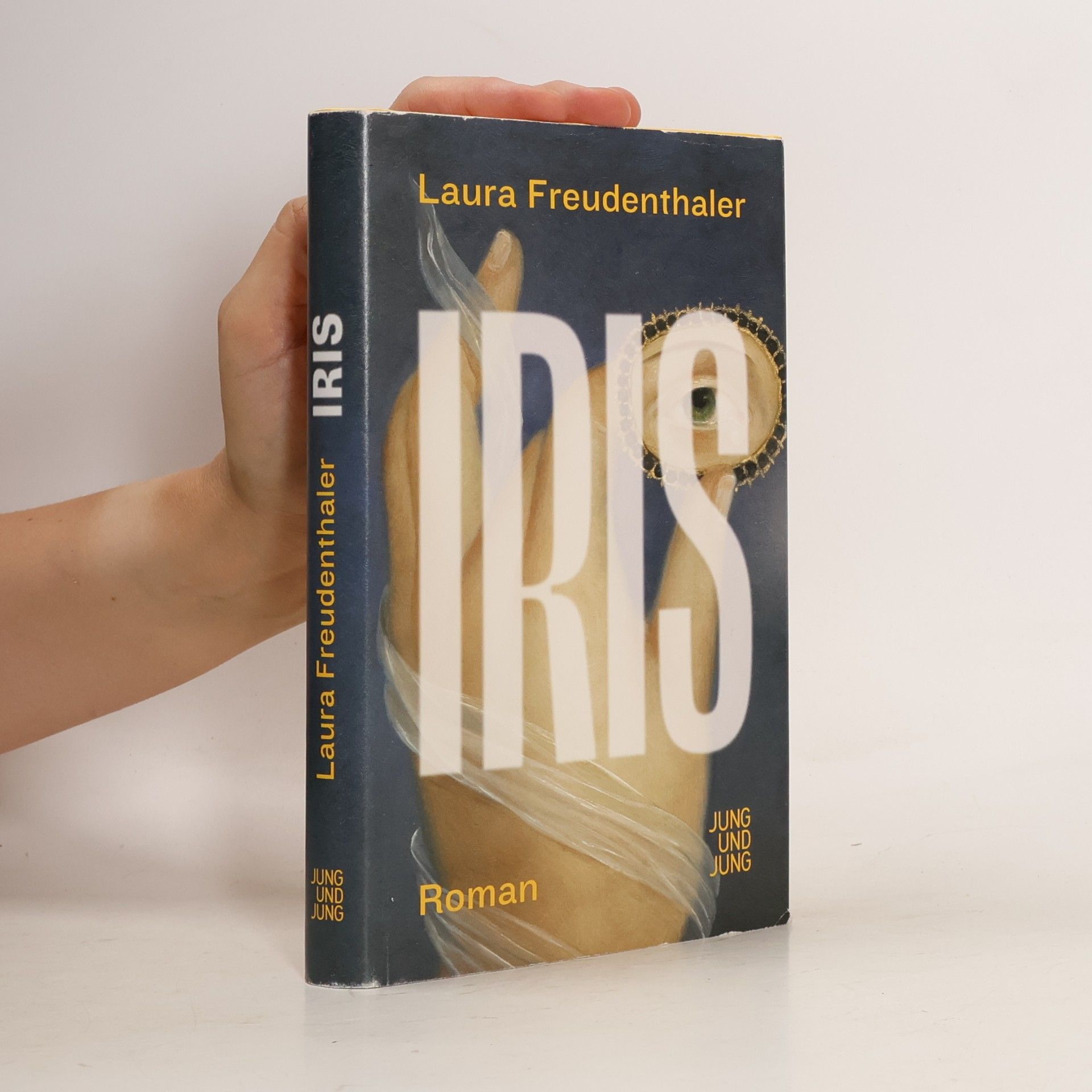 Laura Freudenthaler Iris