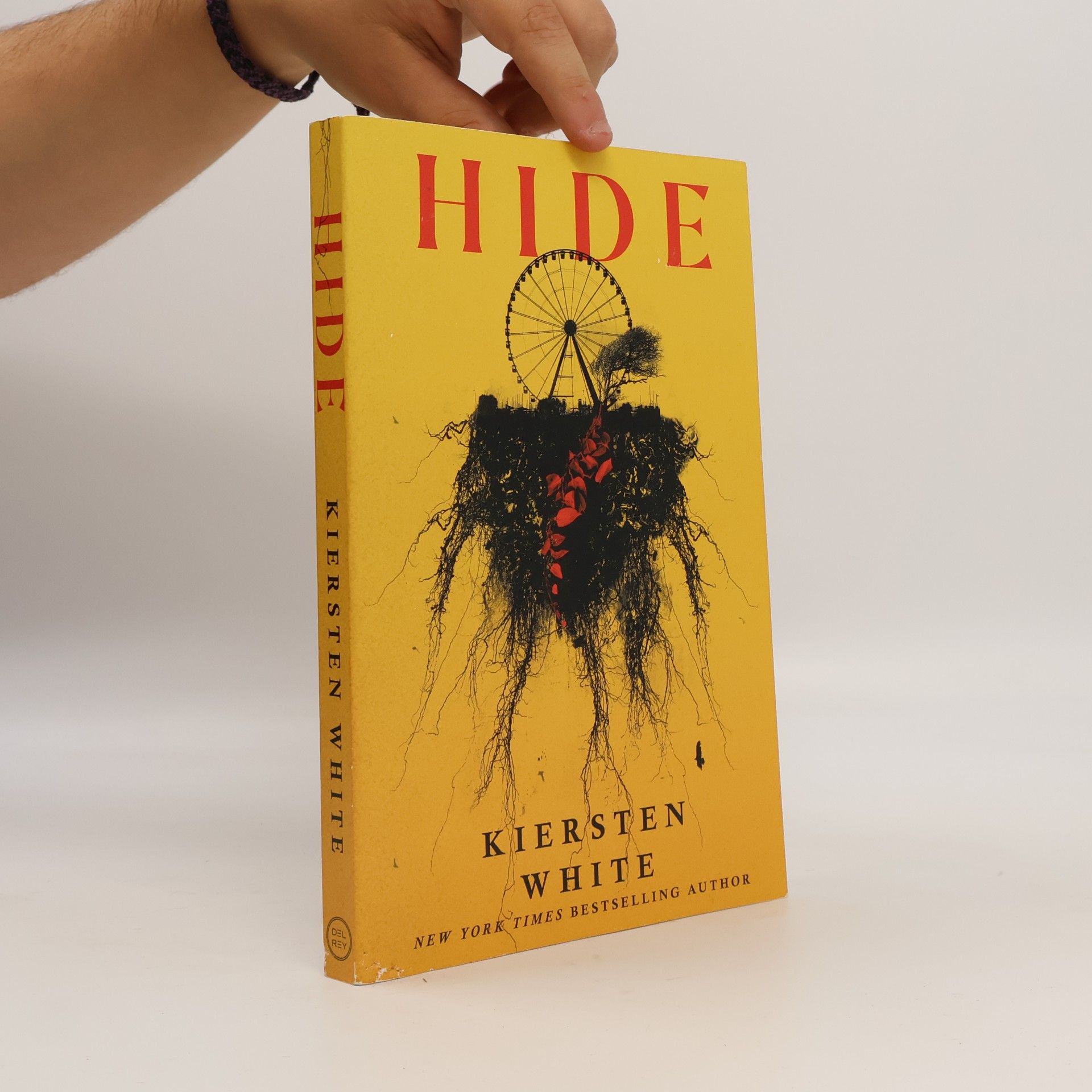 Kiersten White Hide