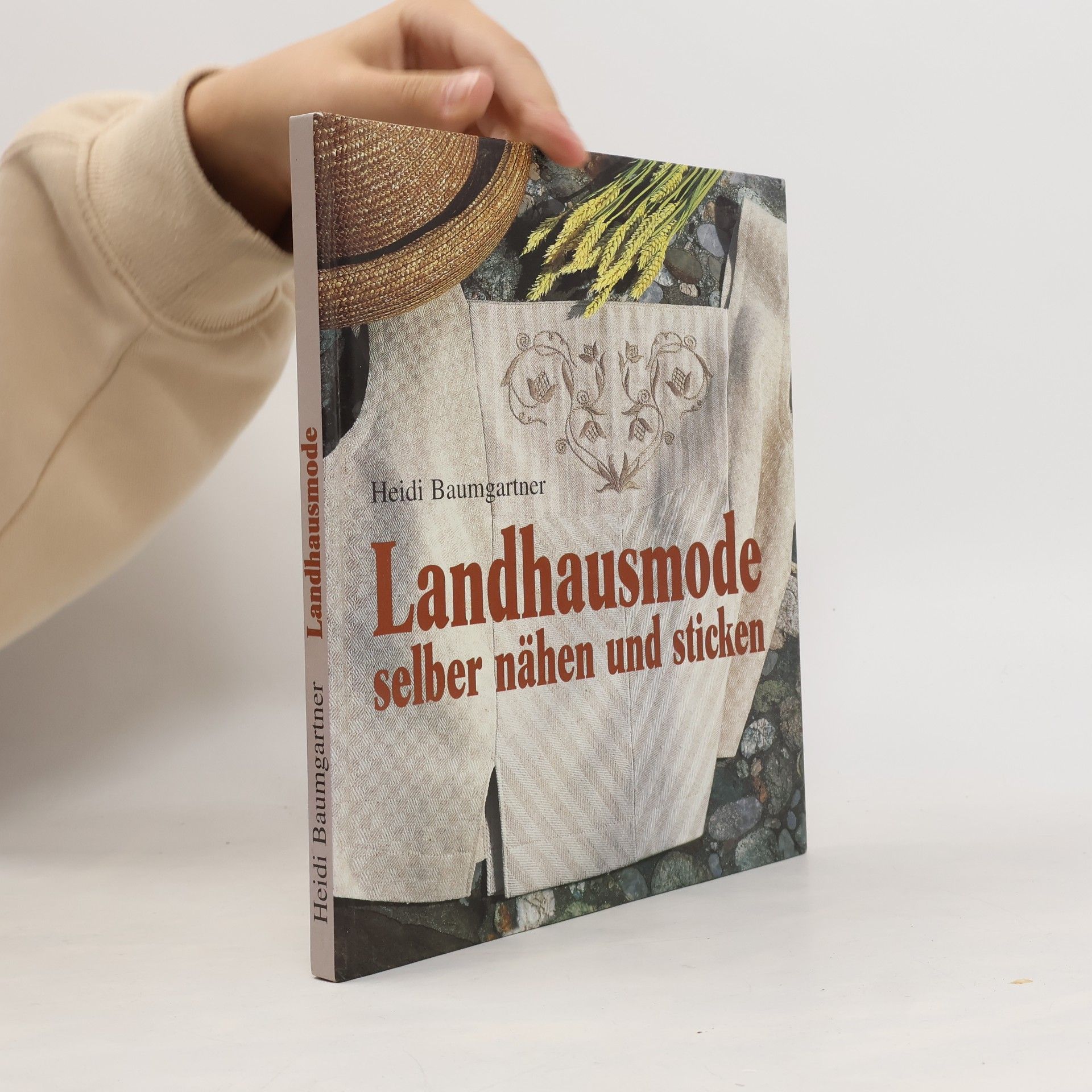 Heidi Baumgartner Landhausmode selber nähen und sticken