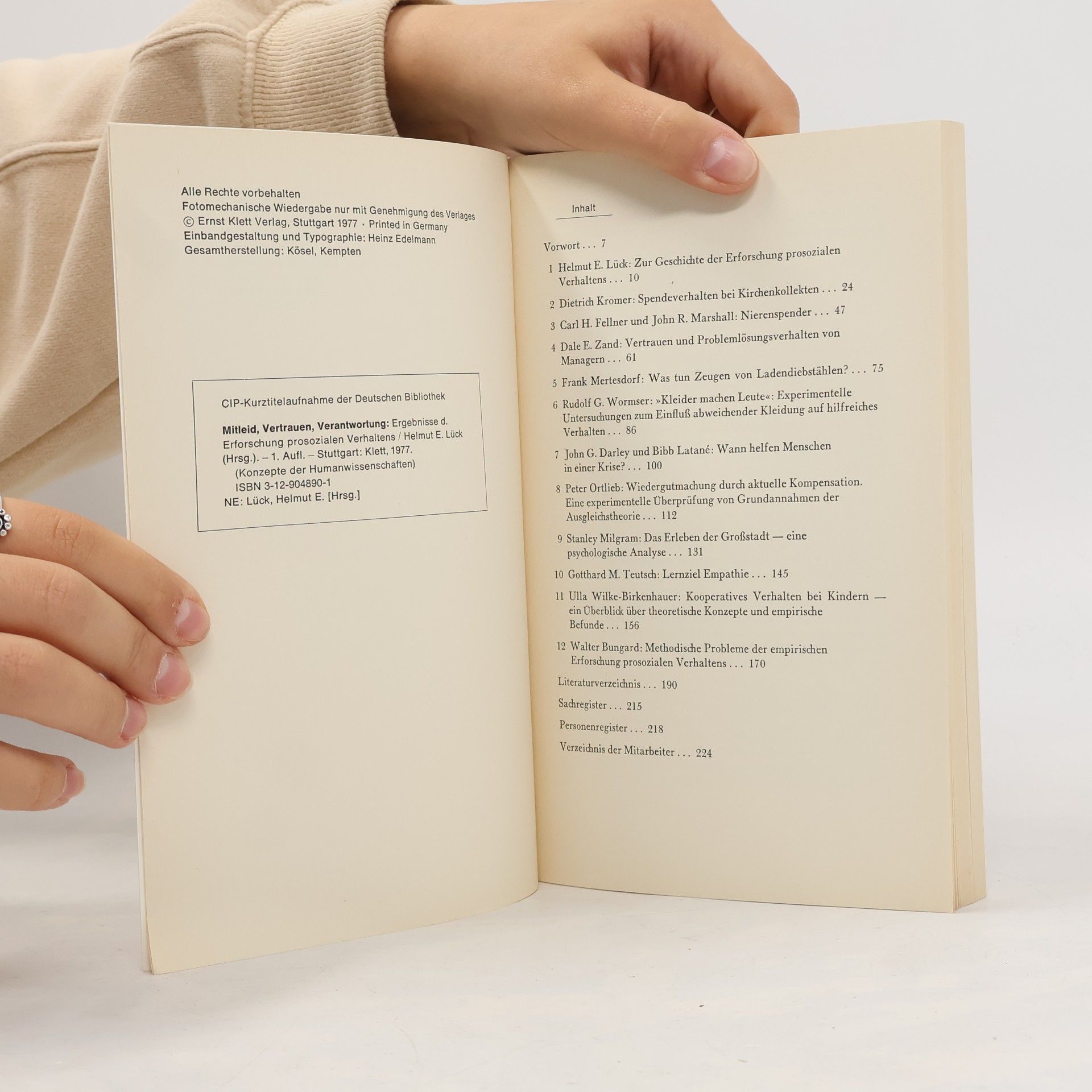 Helmut E. Lück Konzepte der Humanwissenschaften: Mitleid, Vertrauen, Verantwortung