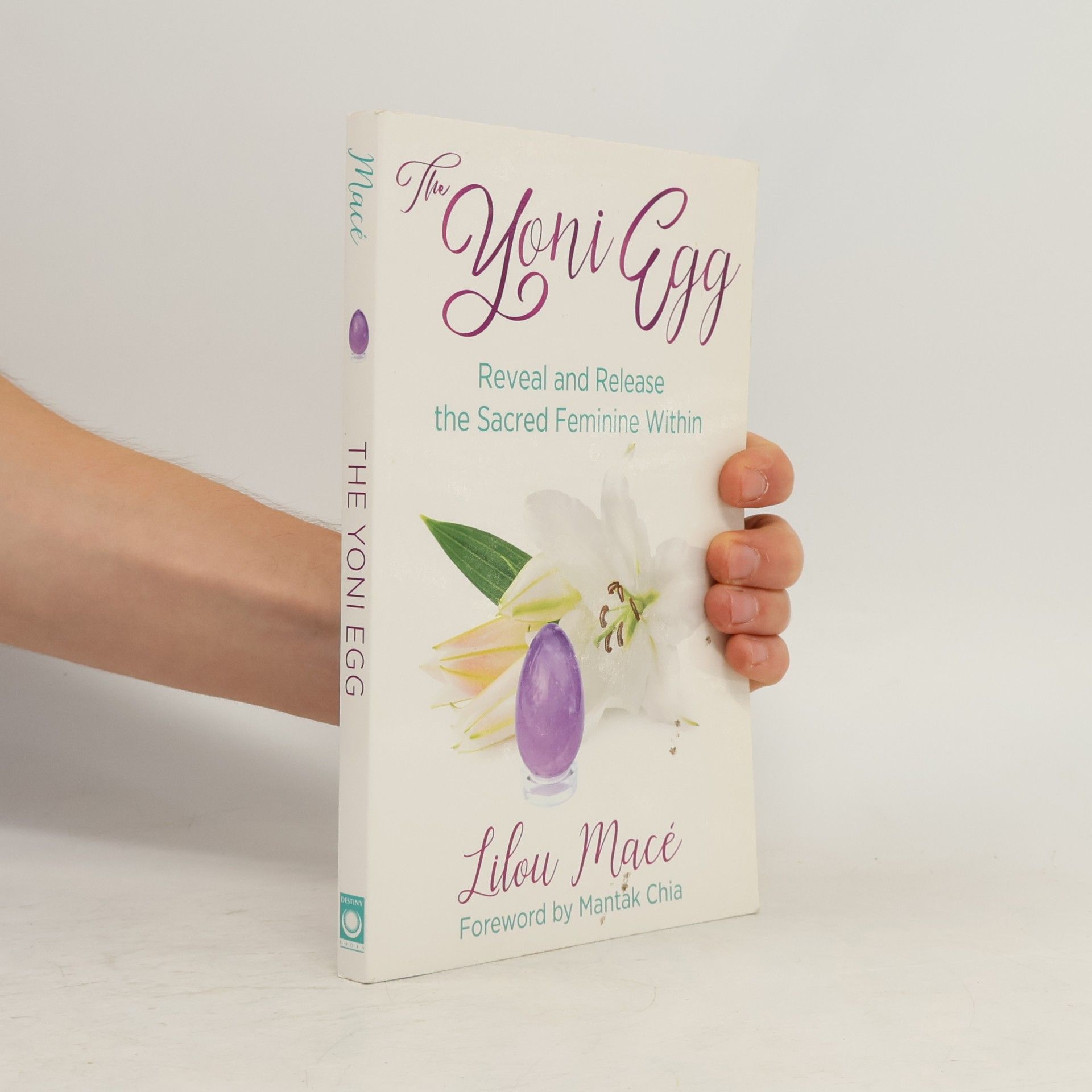 Lilou Macé The Yoni Egg