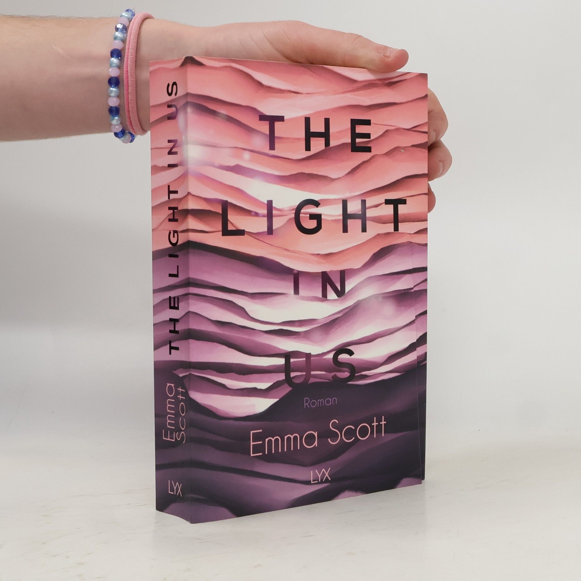 Emma Scott The light in us