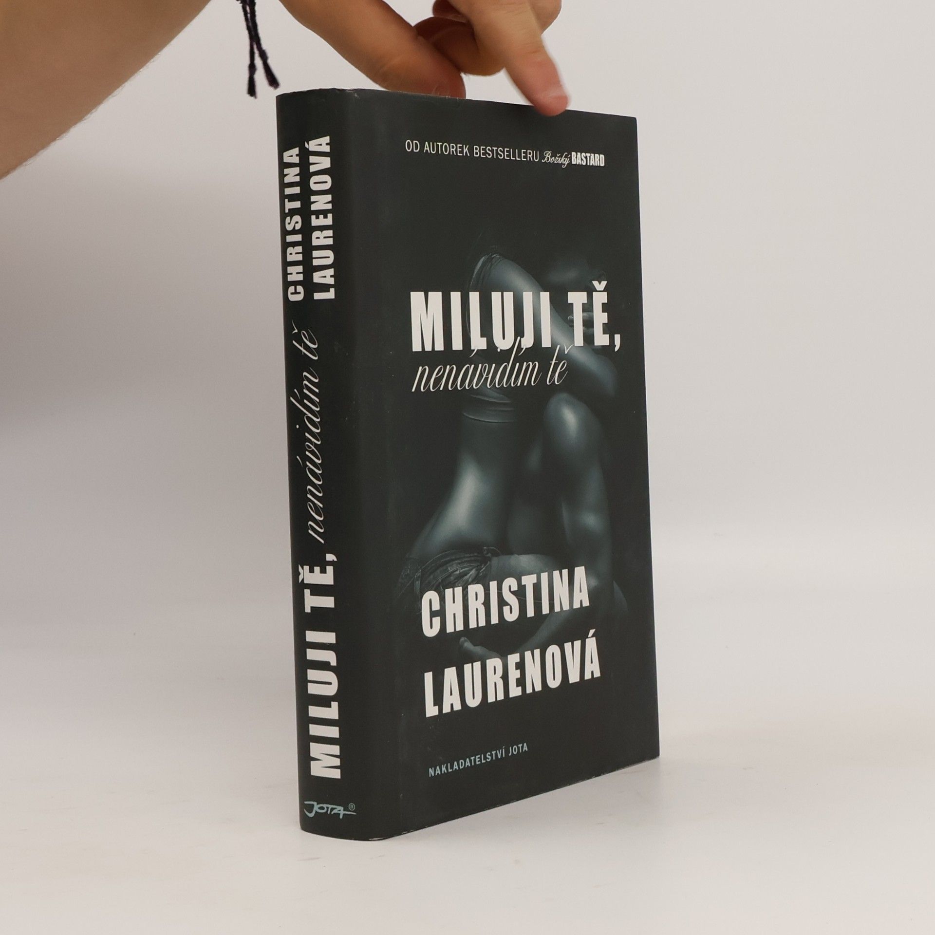 Christina Lauren Miluji tě, nenávidím tě