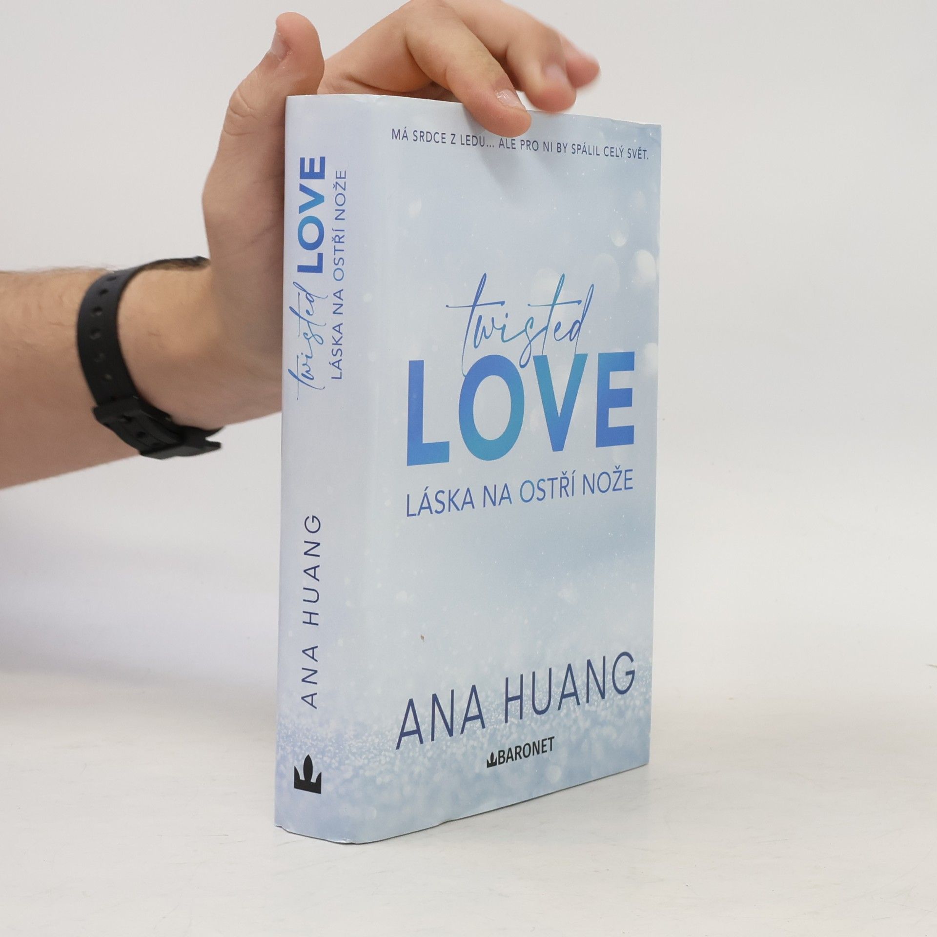 Ana Huang Twisted love. Láska na ostří nože