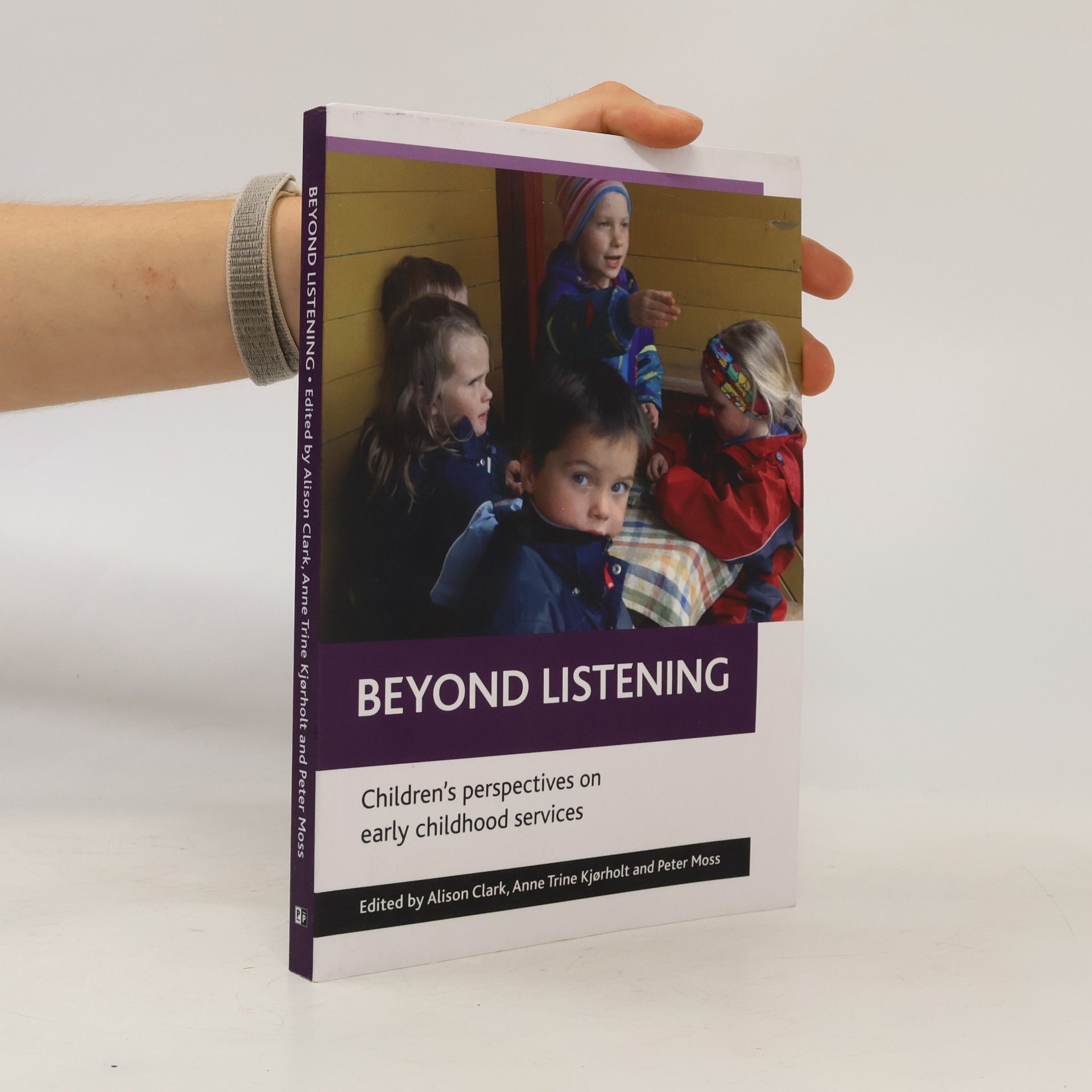 Collectif d'auteurs Beyond listening