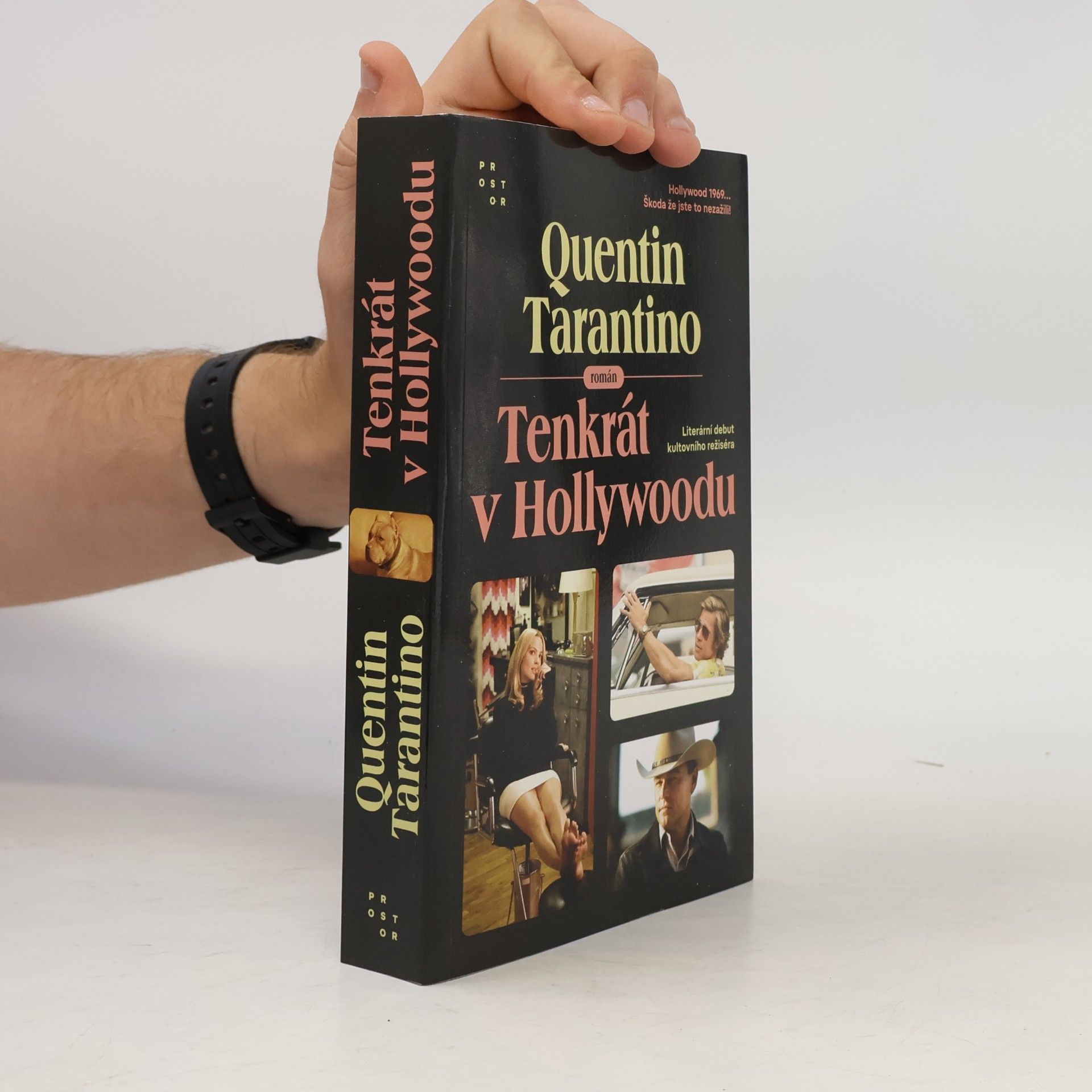 Quentin Tarantino Tenkrát v Hollywoodu : román