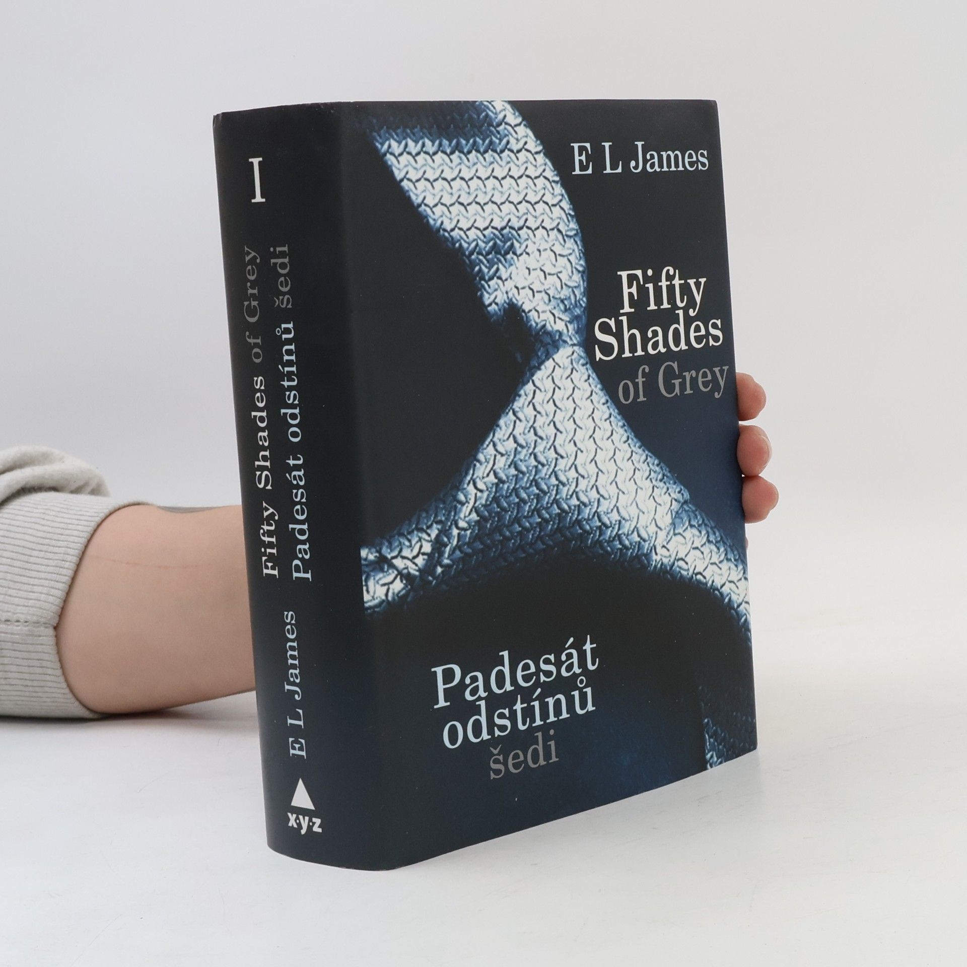 E. L. James Padesát odstínů šedi I.