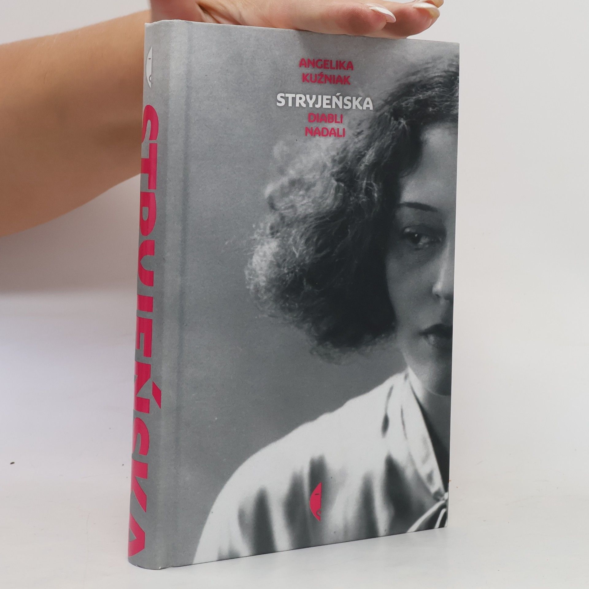 Angelika Kuźniak Stryjeńska. Diabli nadali