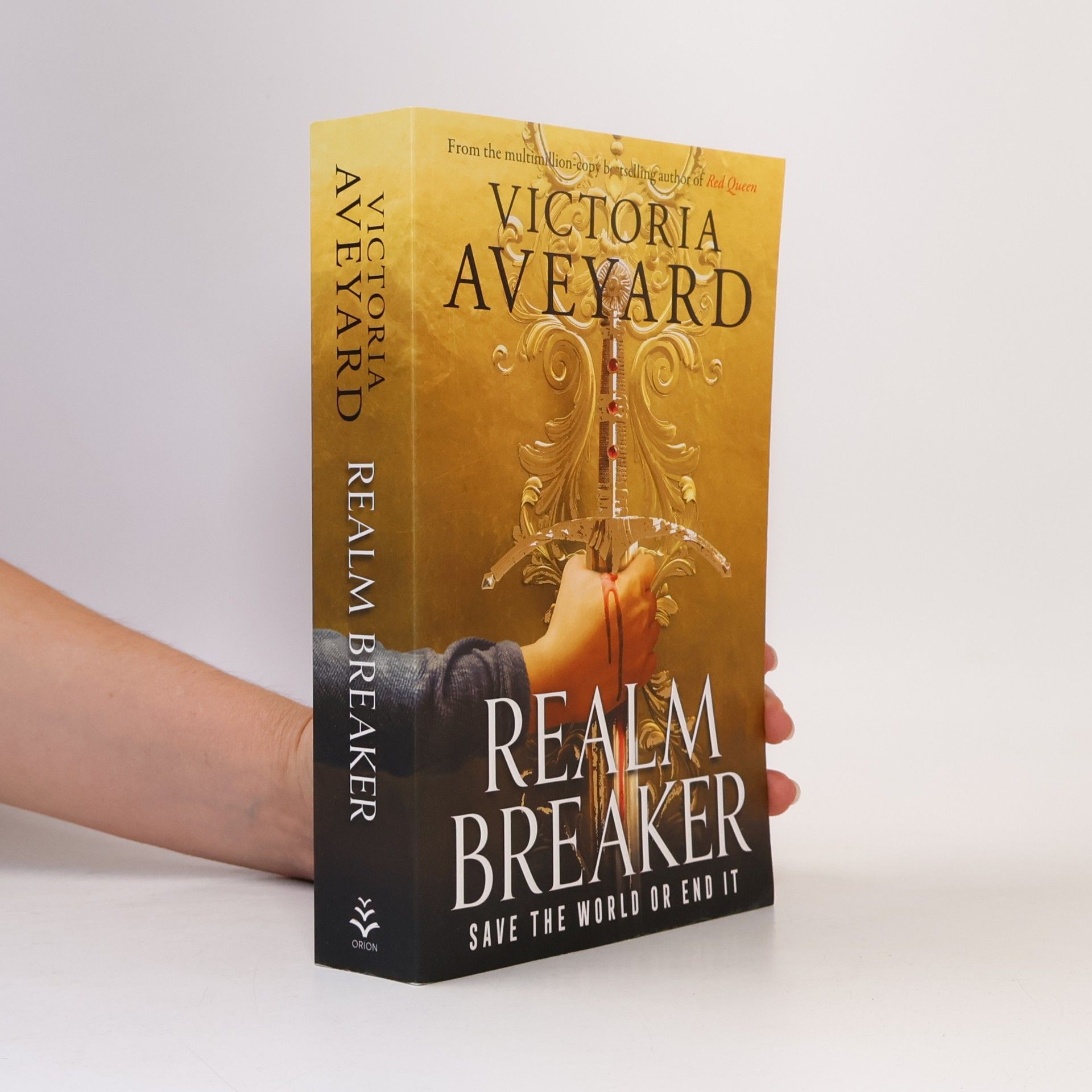 Victoria Aveyard Realm Breaker