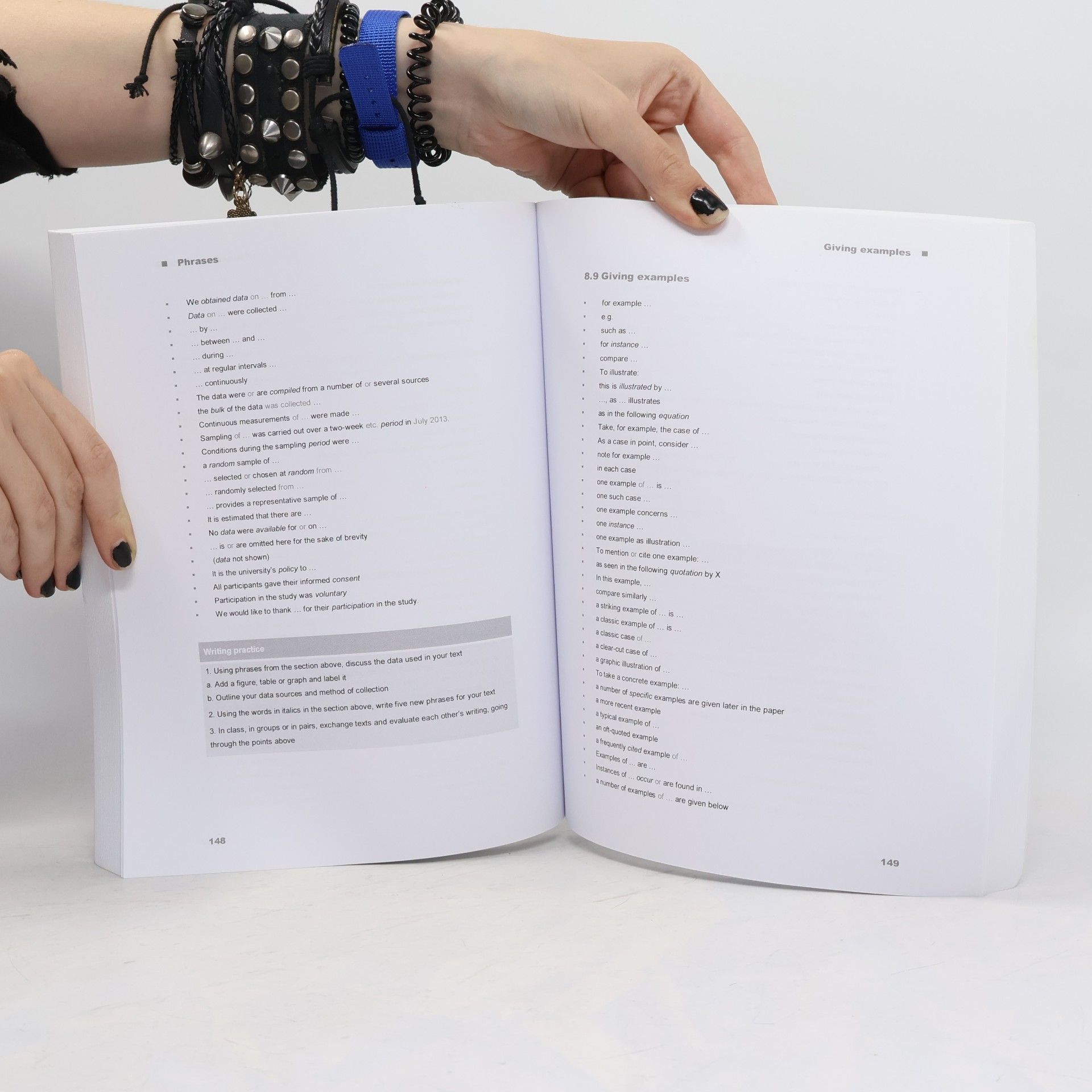 Stephen Howe PhraseBook for Writing Papers and Research in English