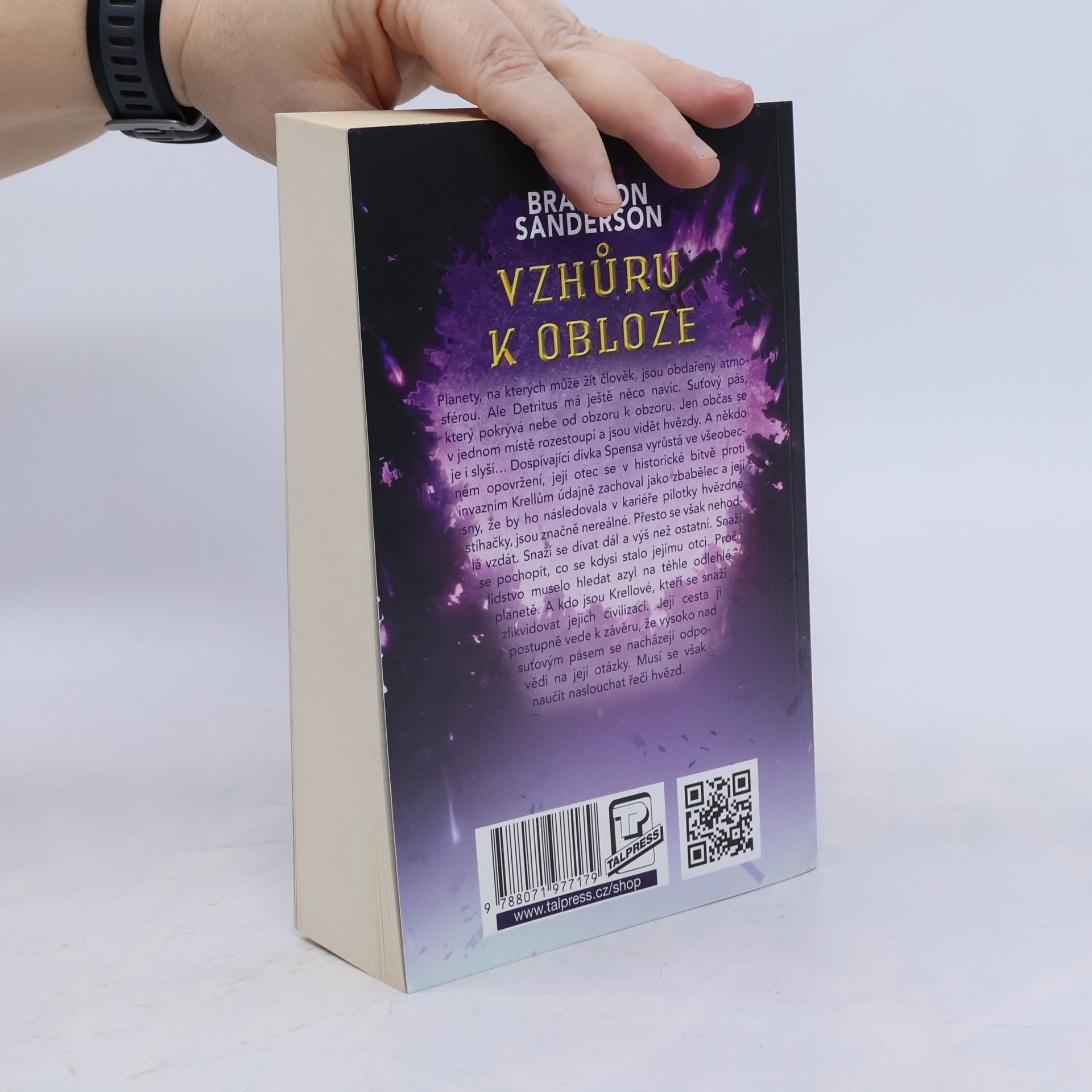 Brandon Sanderson Vzhůru k obloze
