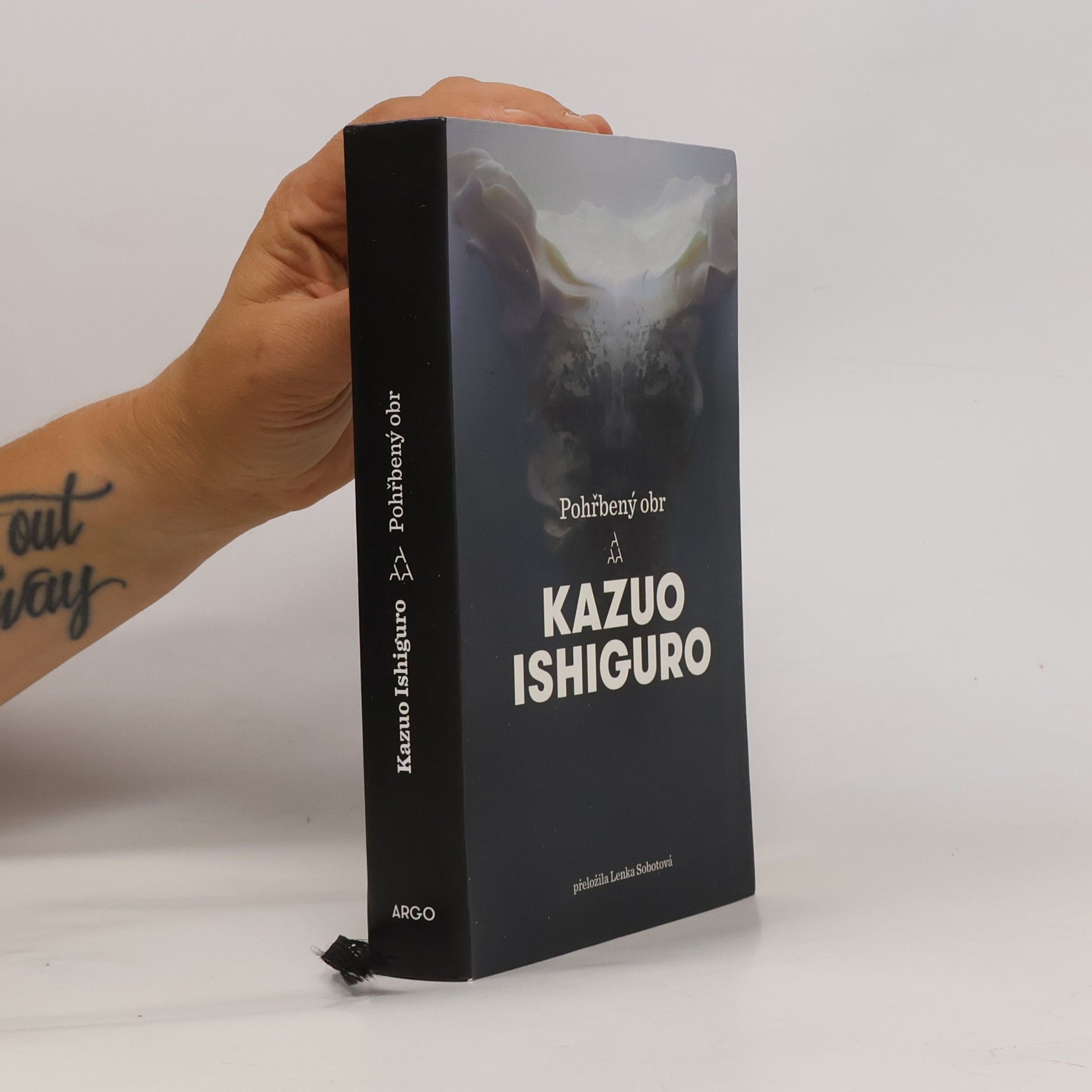 Kazuo Ishiguro Pohřbený obr