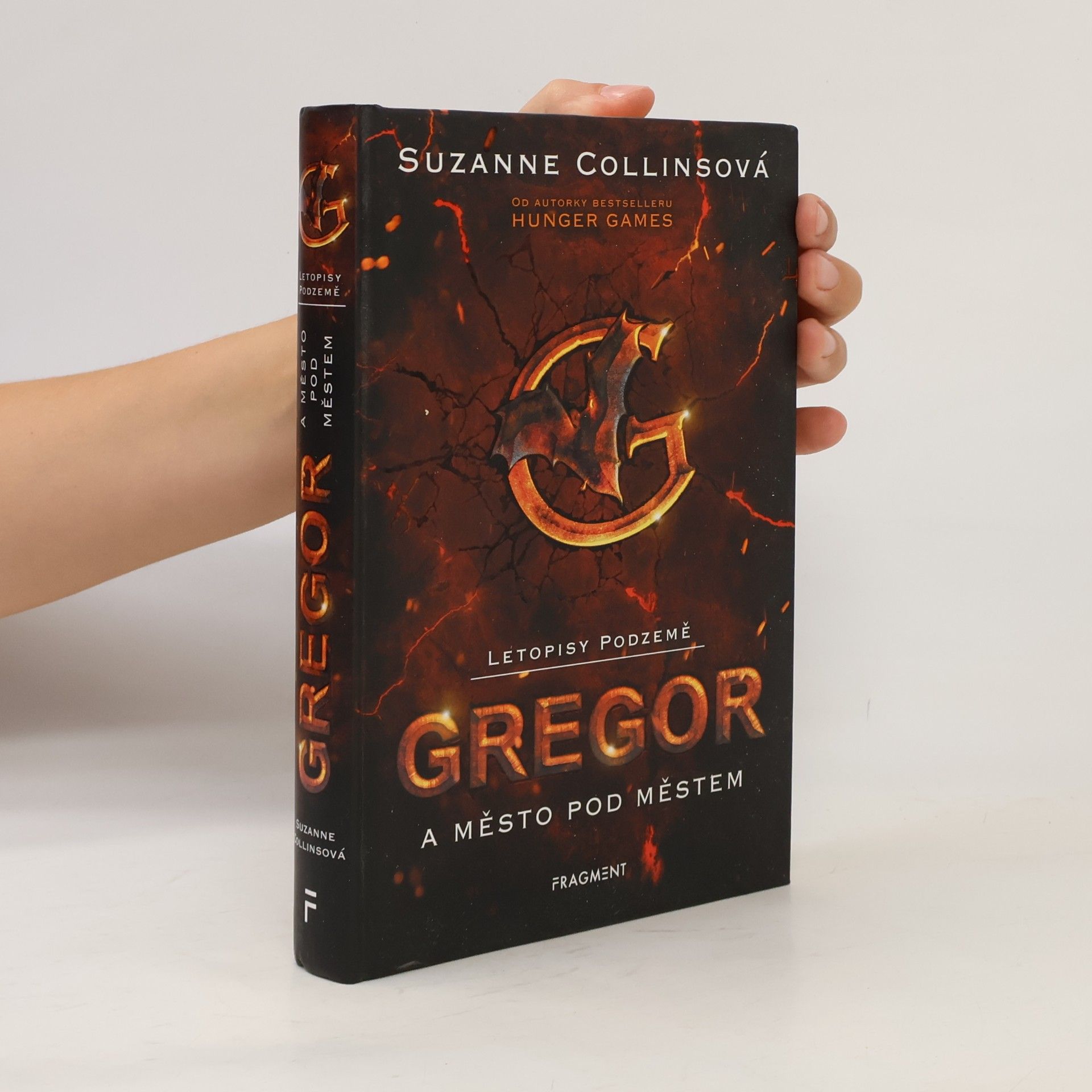 Suzanne Collins Letopisy Podzemě. Gregor a město pod městem