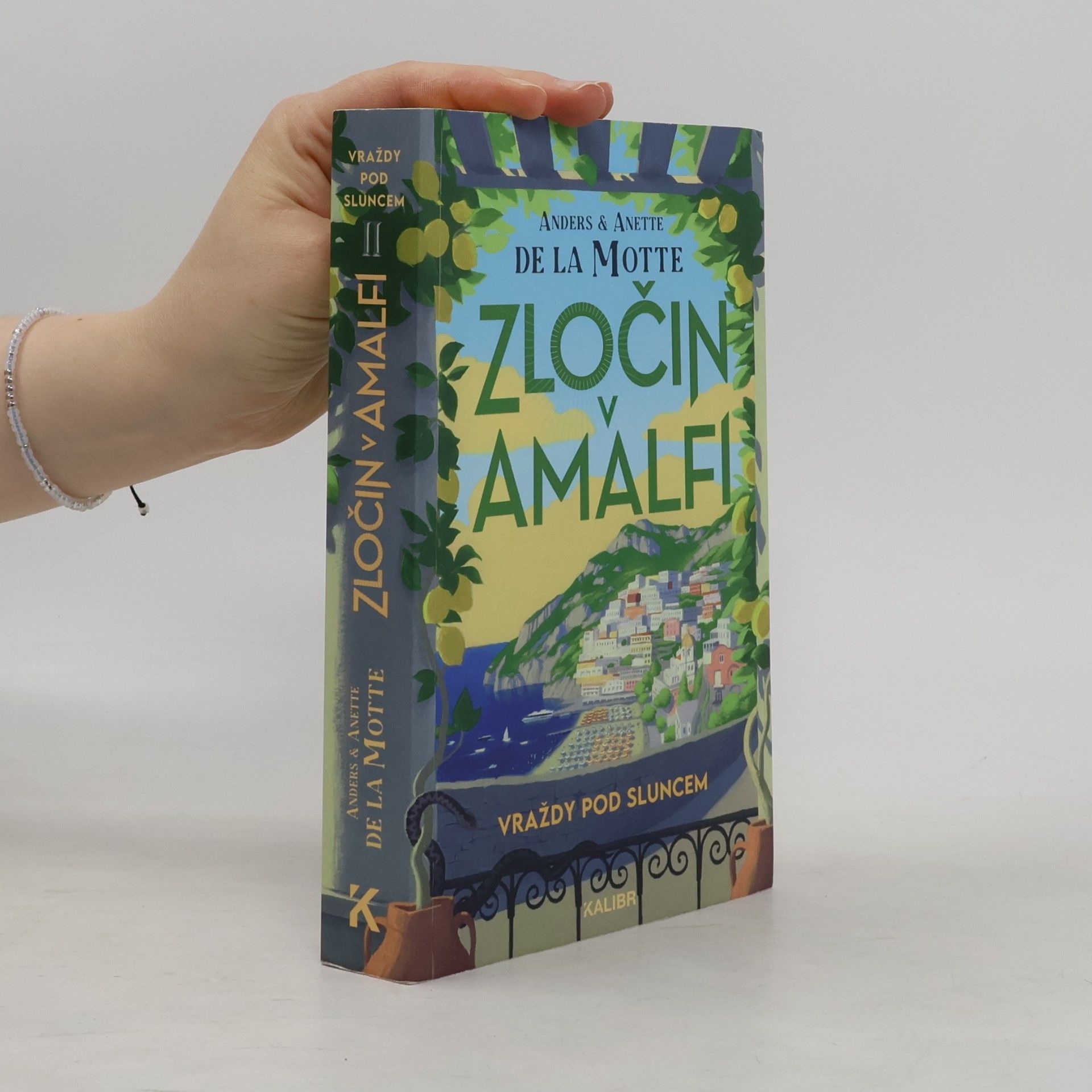 Anette De la Motte Vraždy pod sluncem II: Zločin v Amalfi