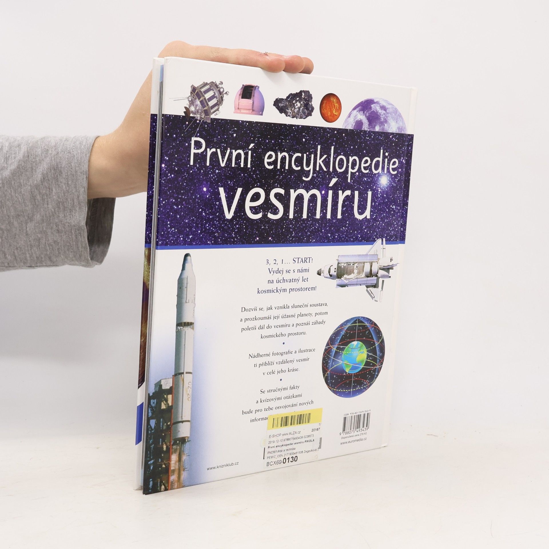 kolektiv První encyklopedie vesmíru