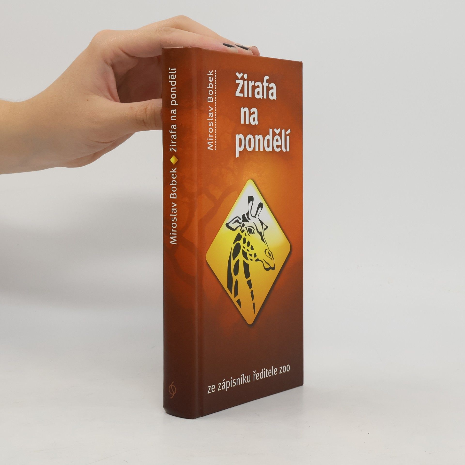Žirafa na pondělí. Ze zápisníku ředitele zoo