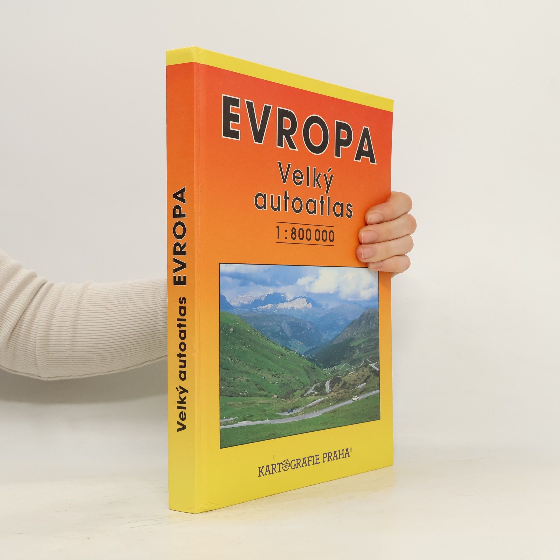 Kolektiv autorů Evropa : velký autoatlas : [měřítko] 1:800 000
