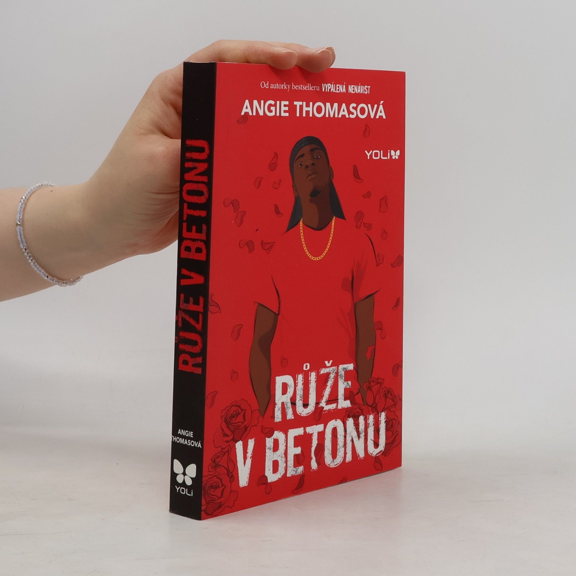 Růže v betonu