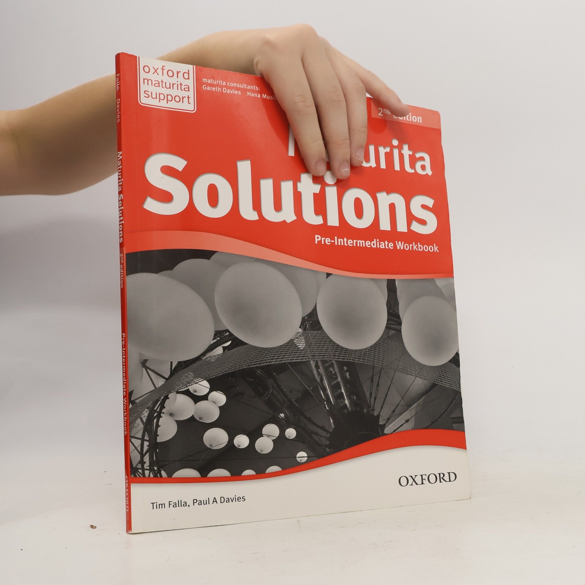 Maturita Solutions. Pre-Intermediate Workbook