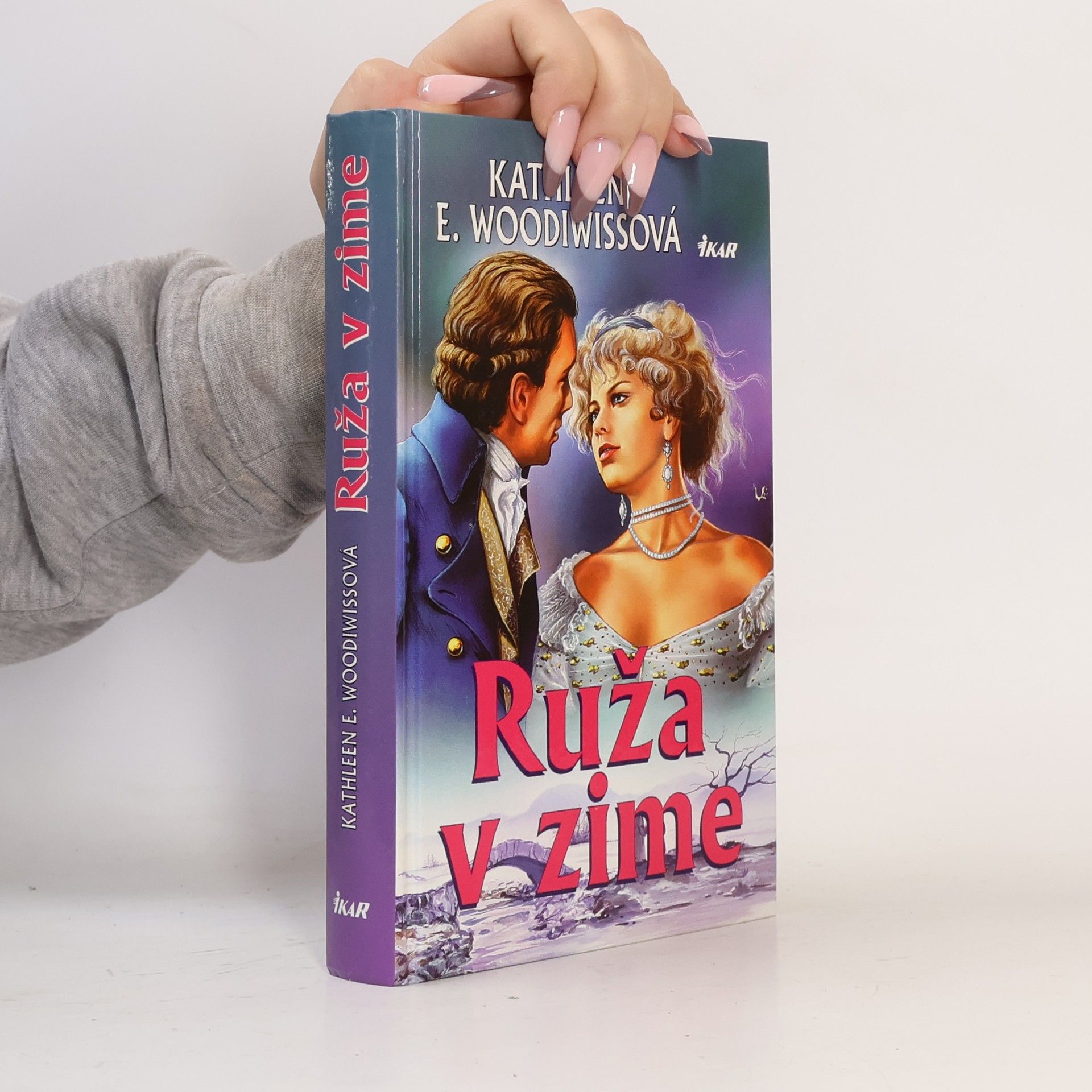 Kathleen E. Woodiwiss Ruža v zime