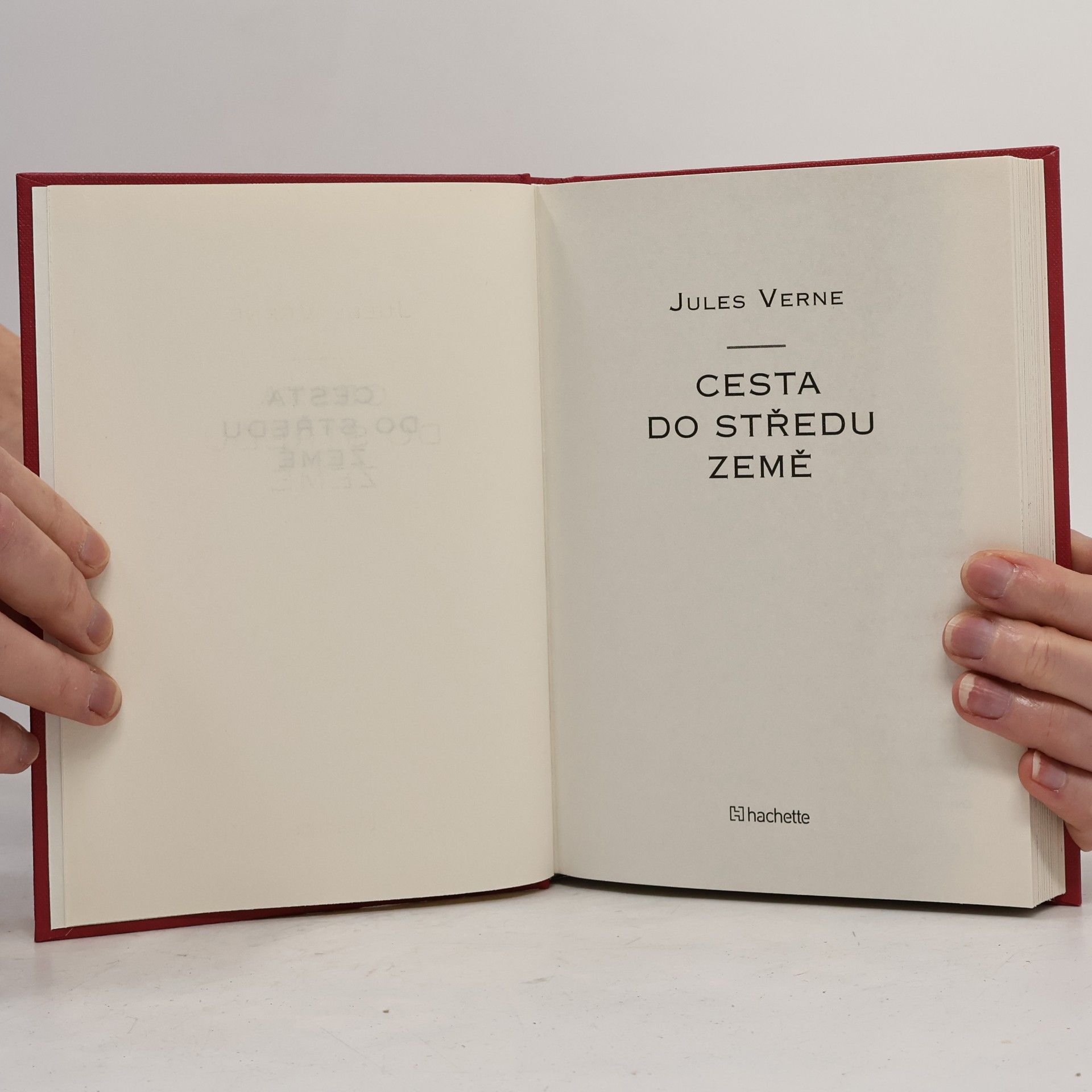 Jules Verne Cesta do středu Země