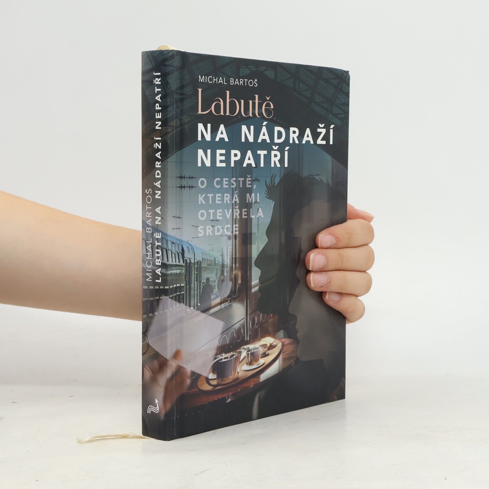 Michal Bartoš Labutě na nádraží nepatří