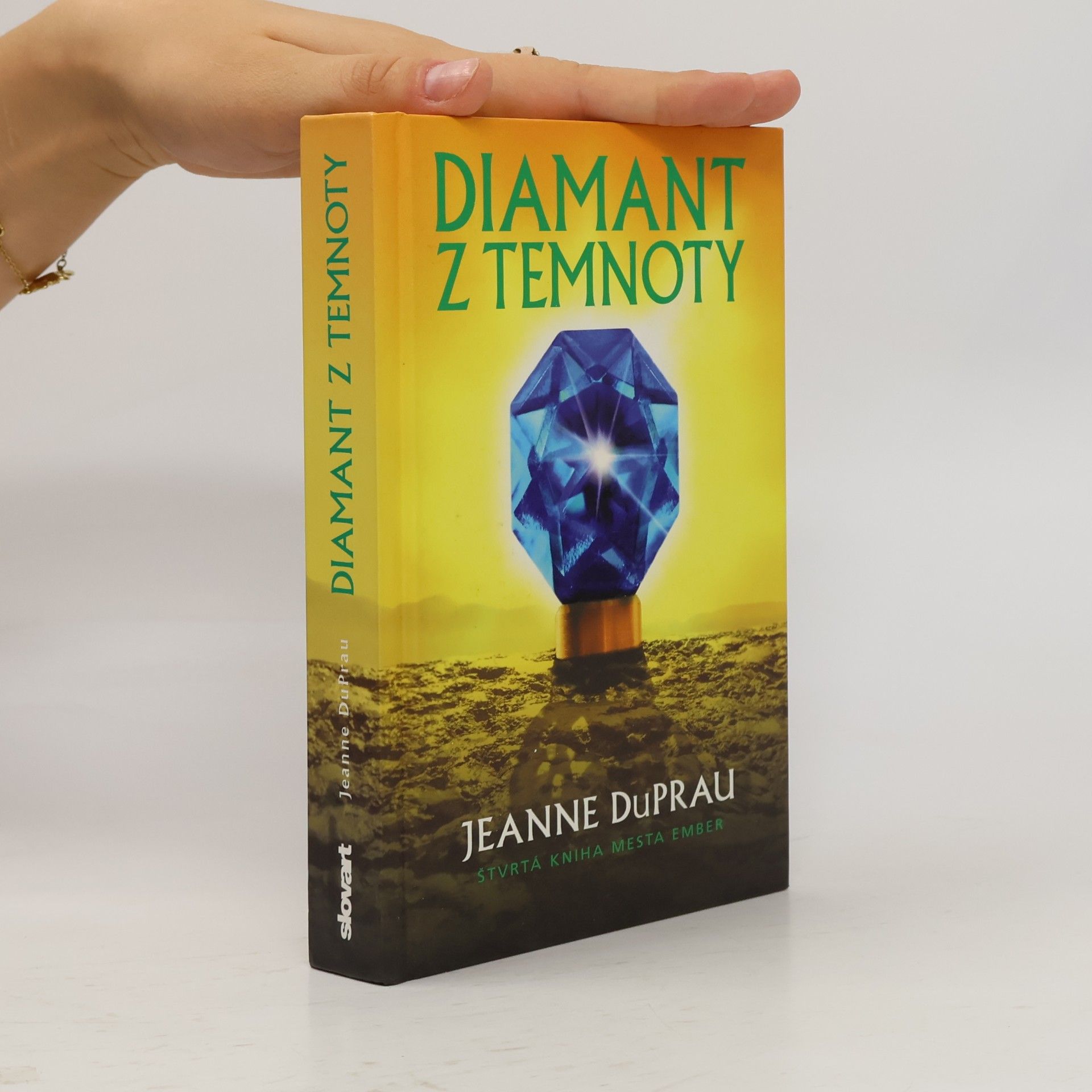 Jeanne DuPrau Diamant z temnoty