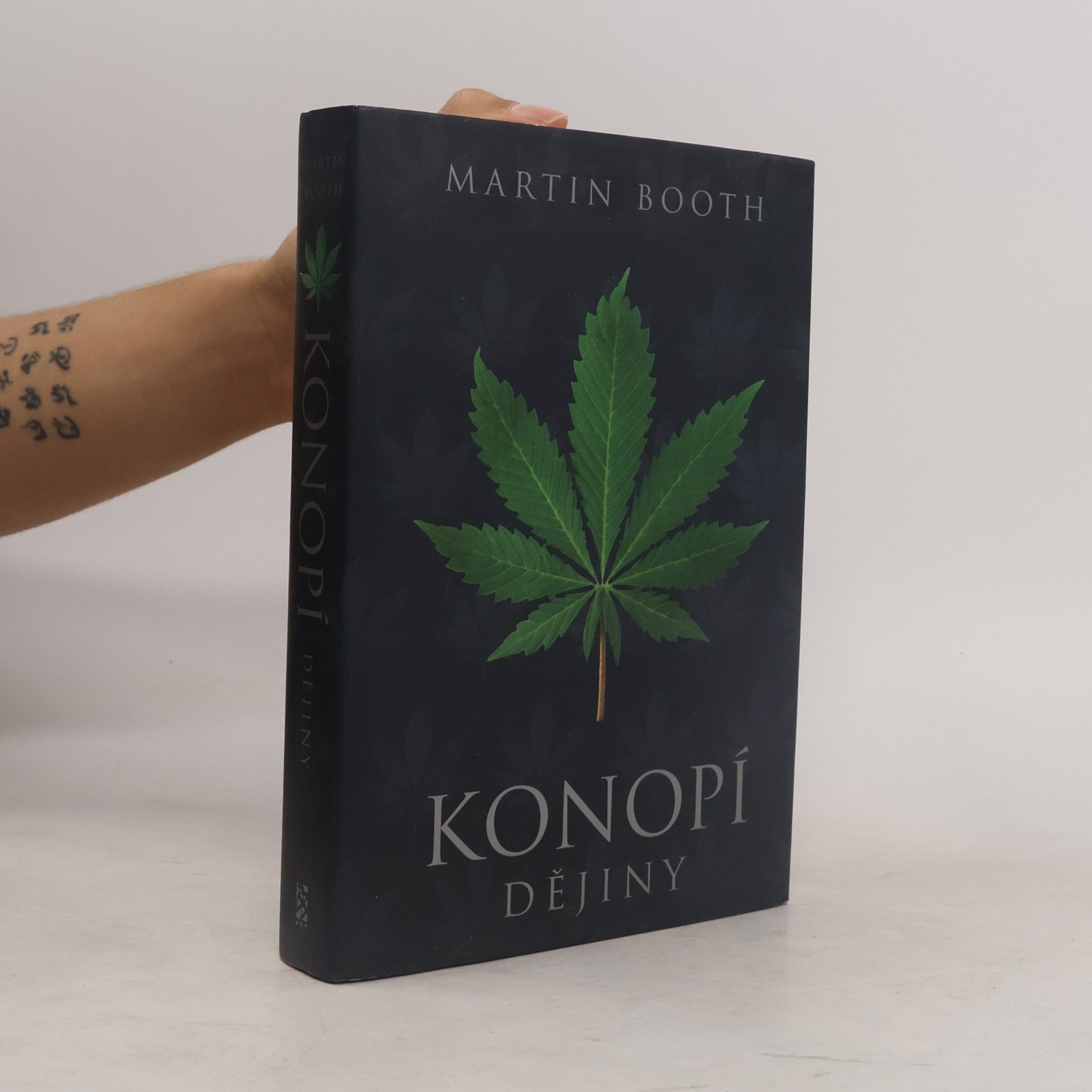Martin Booth Konopí – Dějiny
