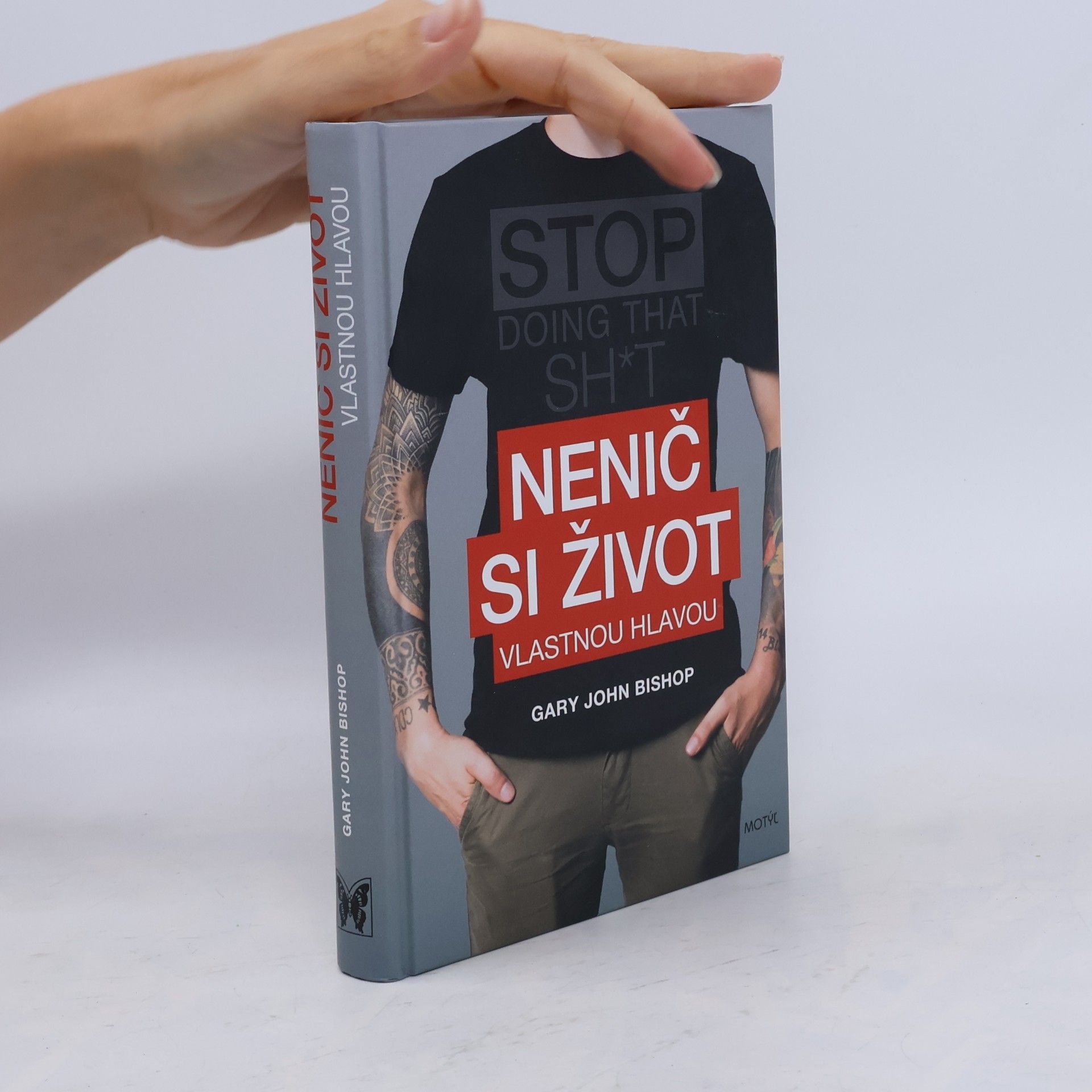 Gary John Bishop Nenič si život vlastnou hlavou
