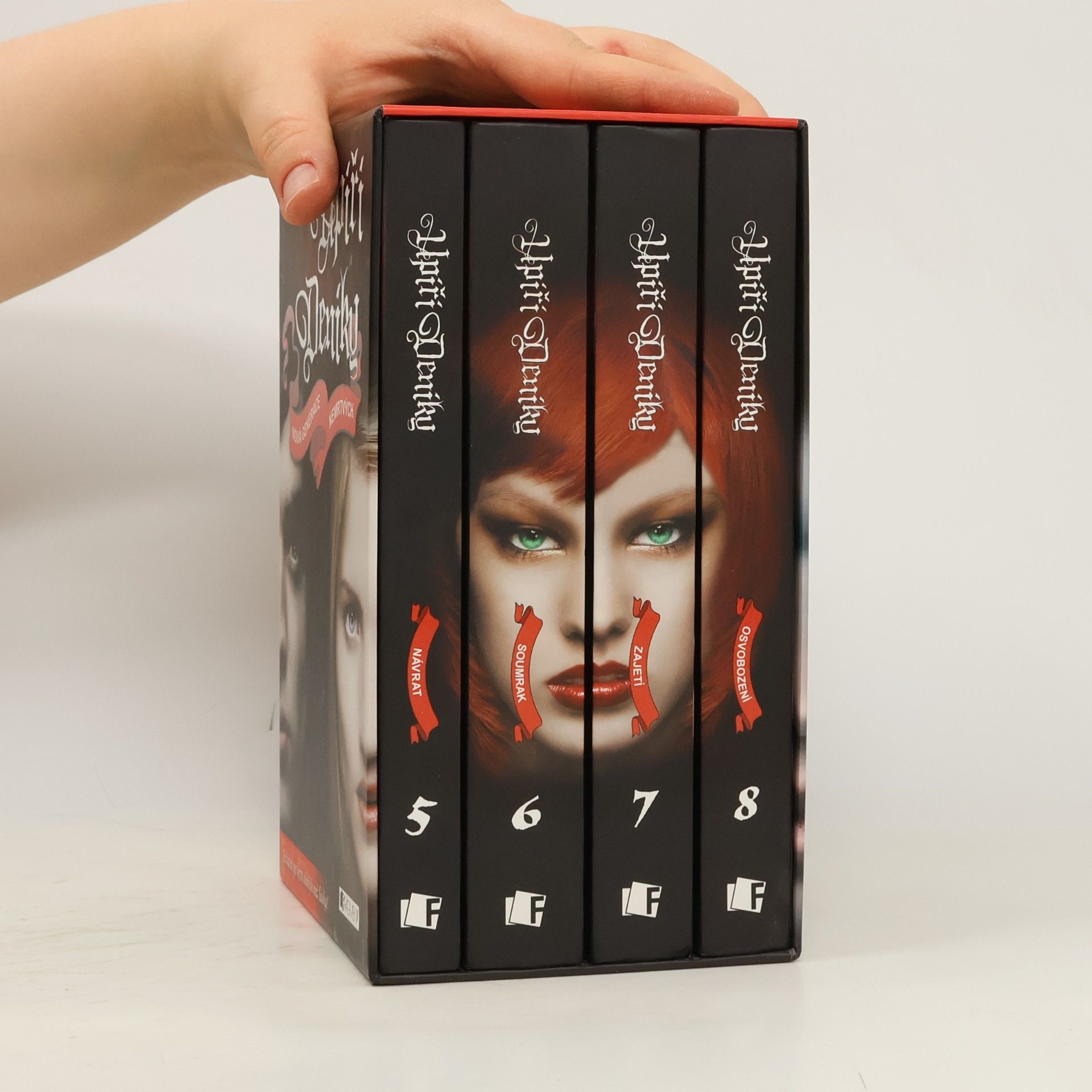 L. J. Smithová  Upíří deníky 5.–8. díl (box)