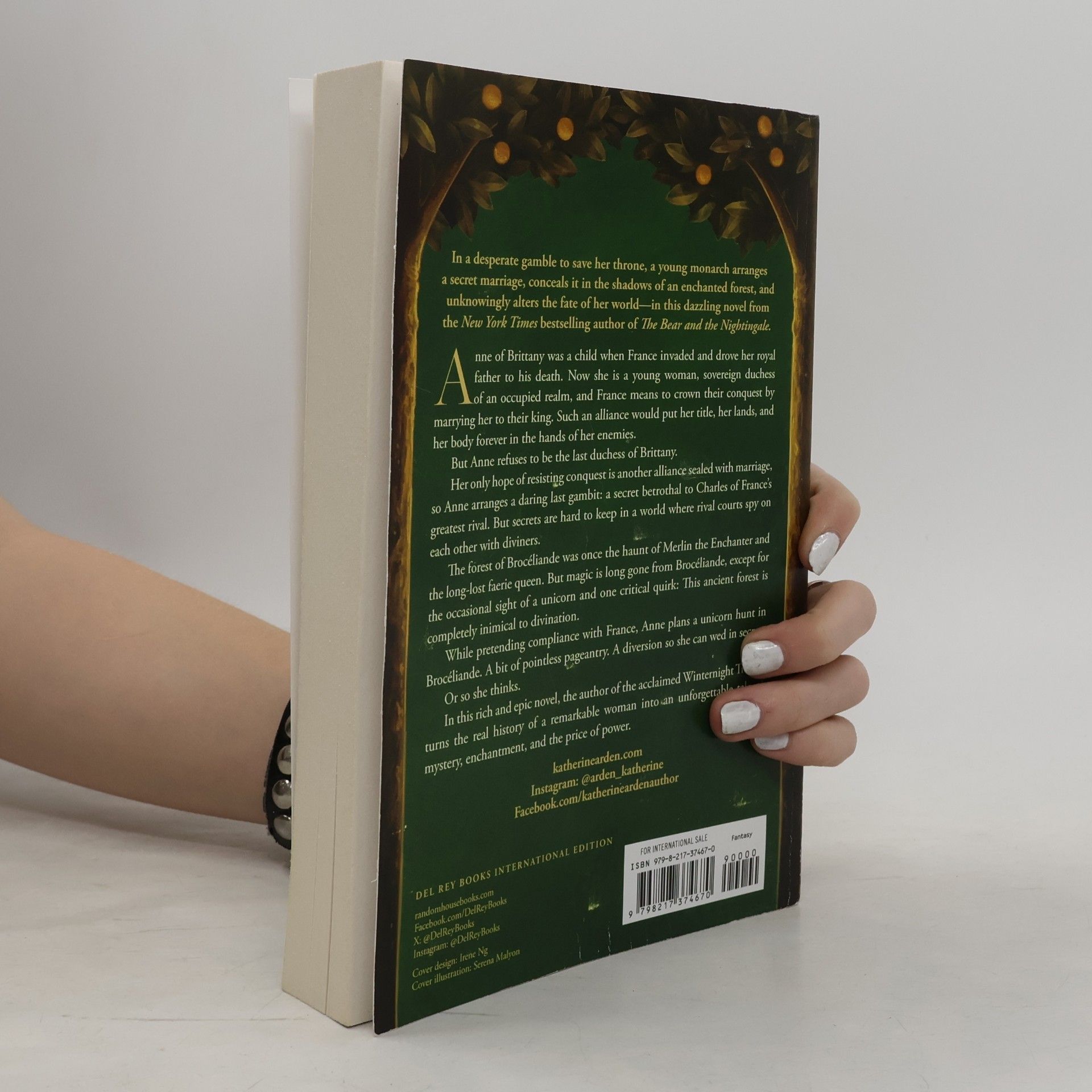 Katherine Arden The Unicorn Hunters: A Novel - Export Edition