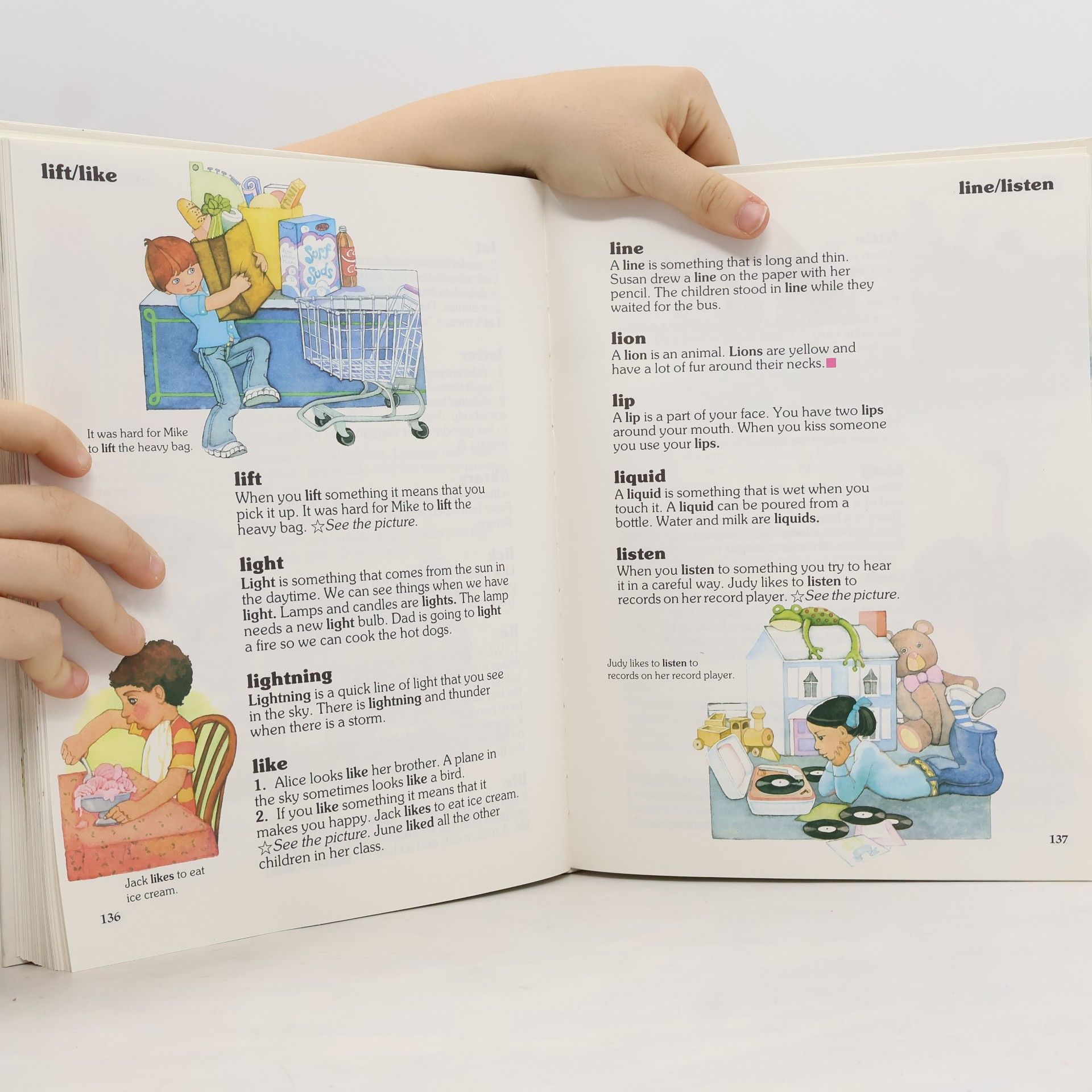 Autorenkollektiv Illustrated First Dictionary