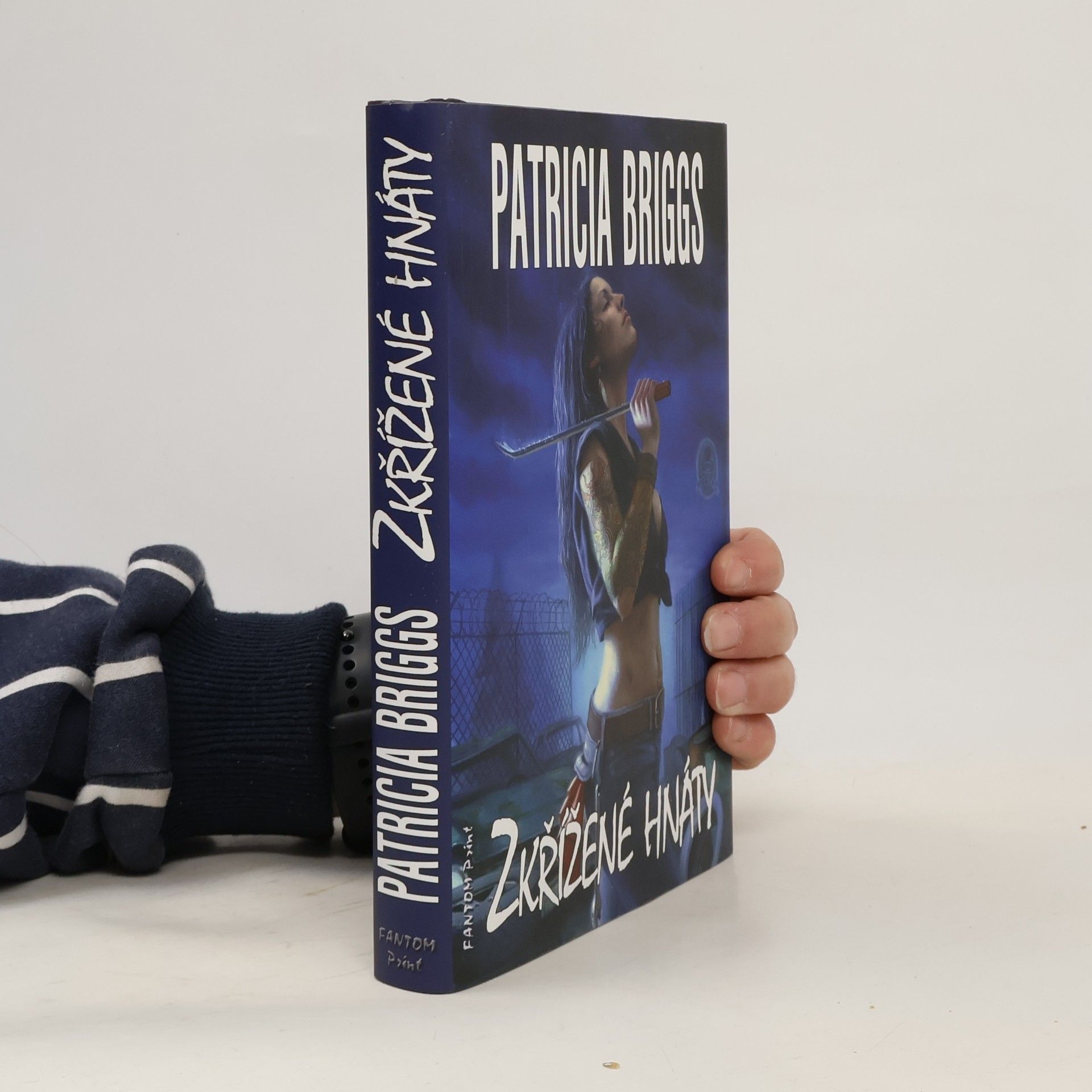 Patricia Briggs Zkřížené hnáty