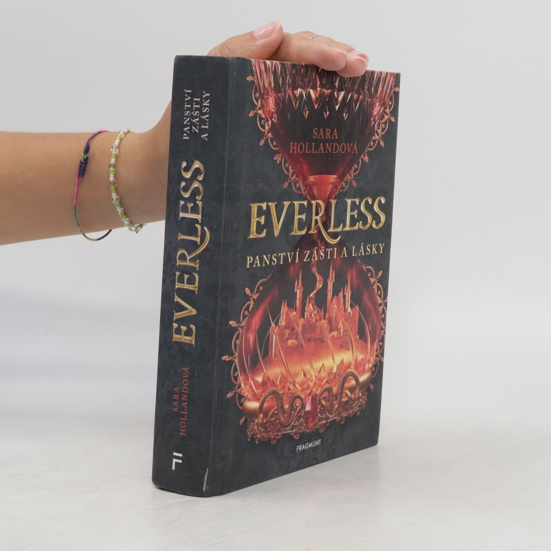 Sara Holland Everless. Panství zášti a lásky