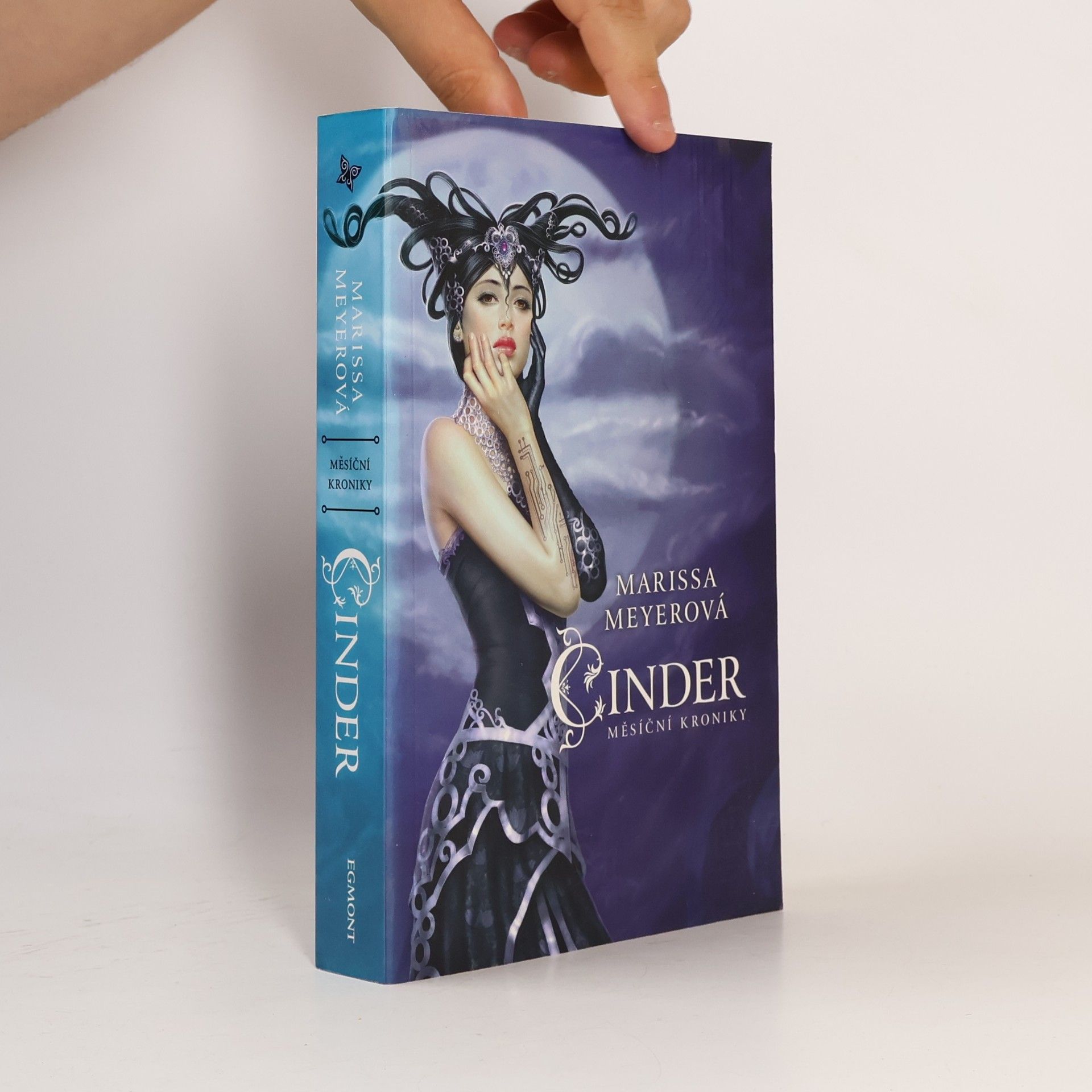 Marissa Meyer Měsíční kroniky - Cinder (1. díl série)