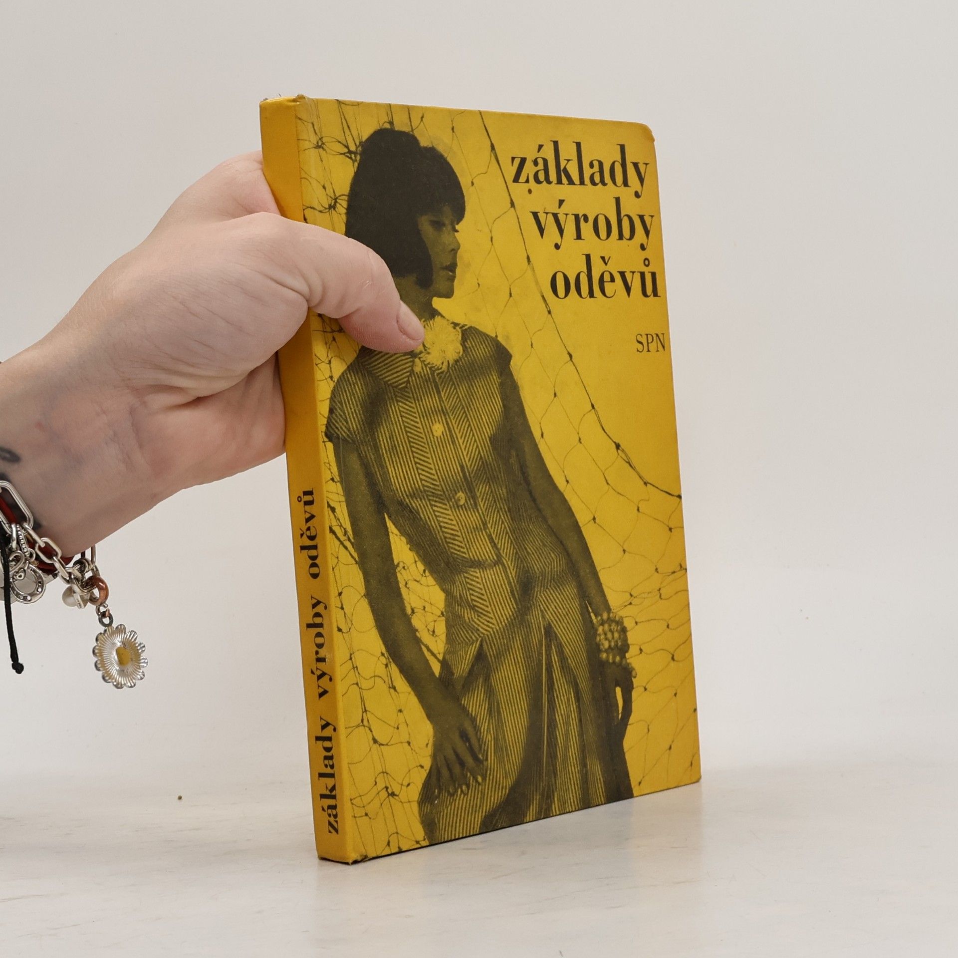 Zora Vedralová Základy výroby oděvů