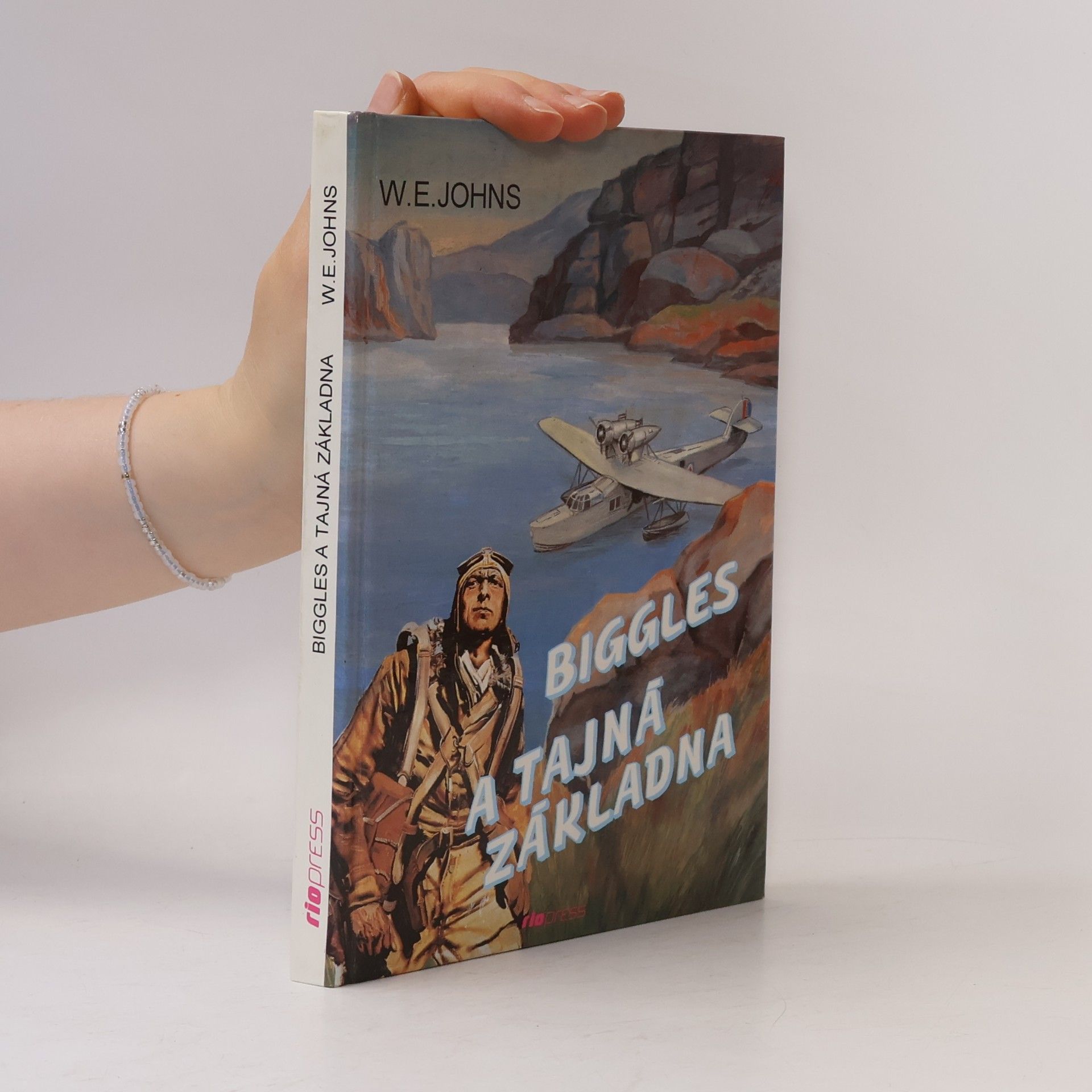 Biggles a tajná základna