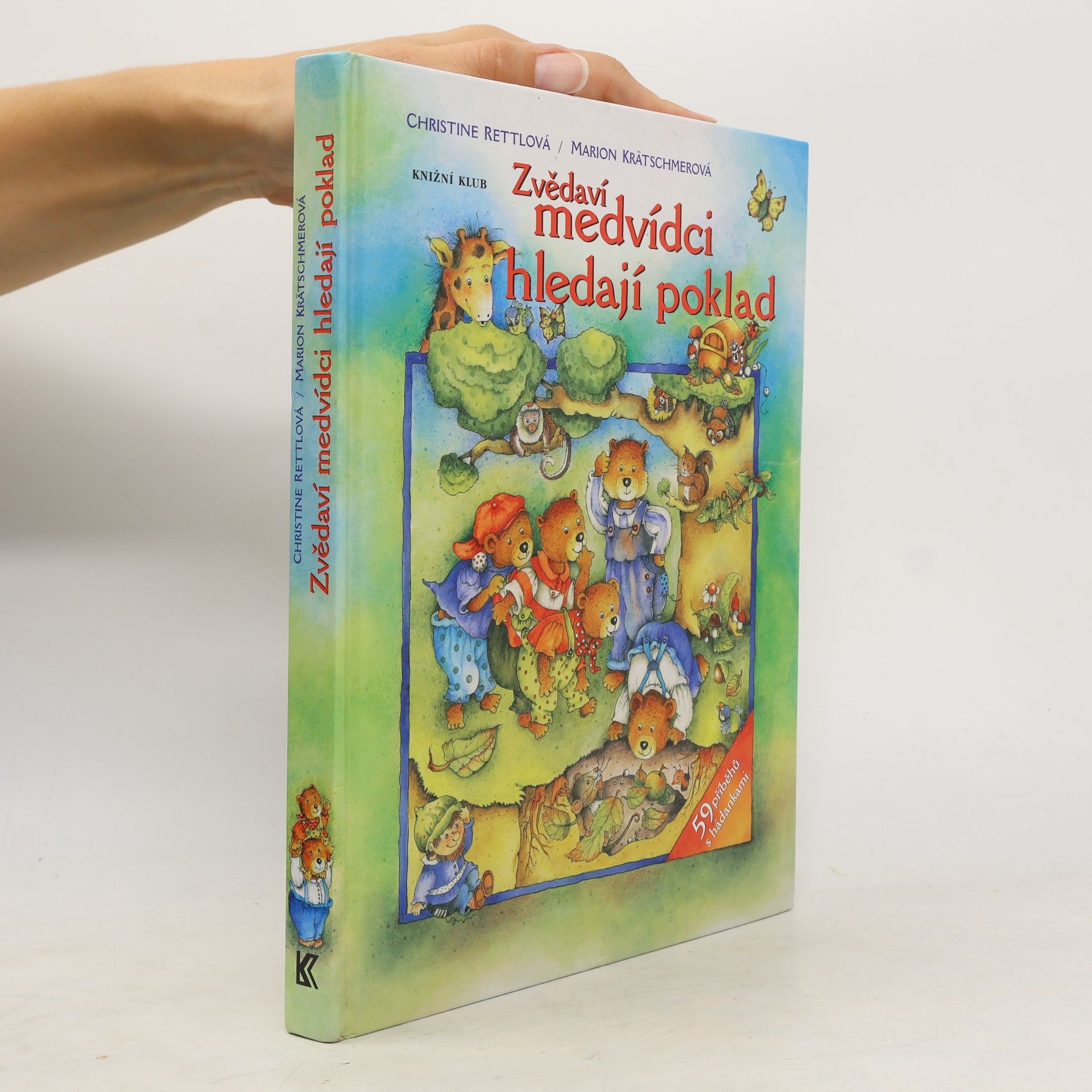 Zvědaví medvídci hledají poklad