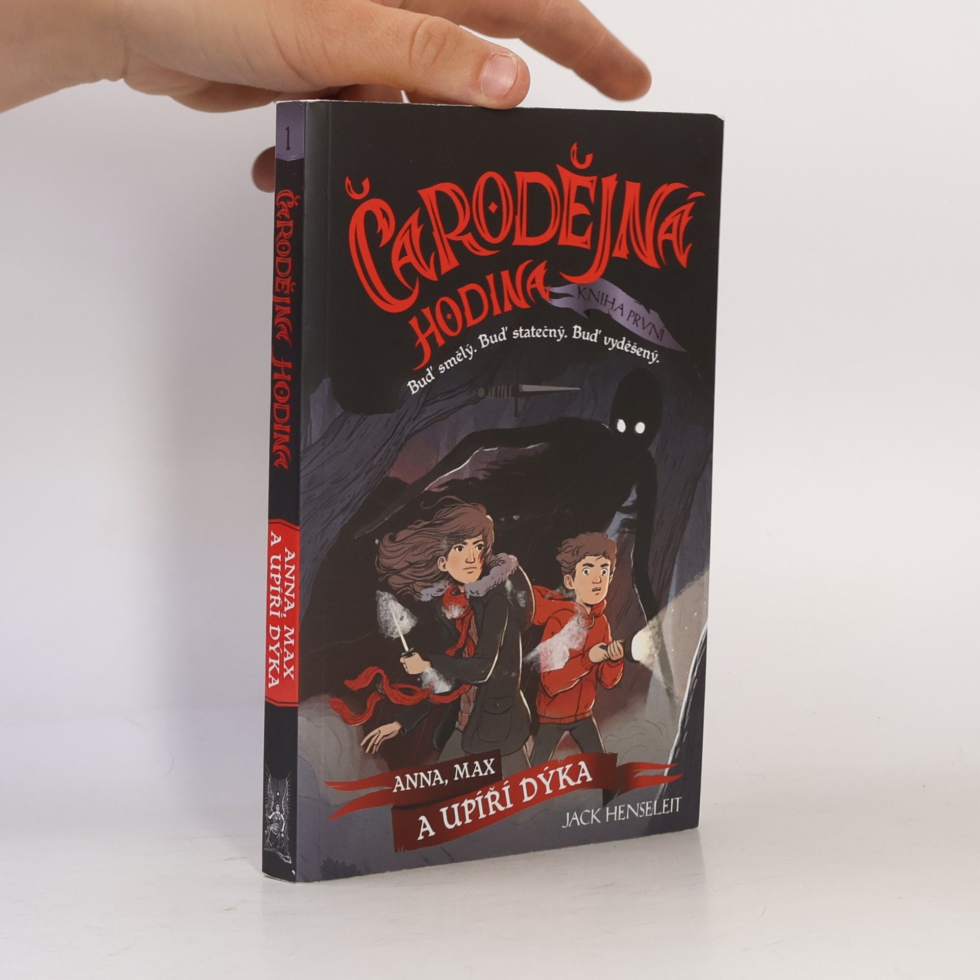 Čarodějná hodina. Kniha první, Anna, Max a upíří dýka