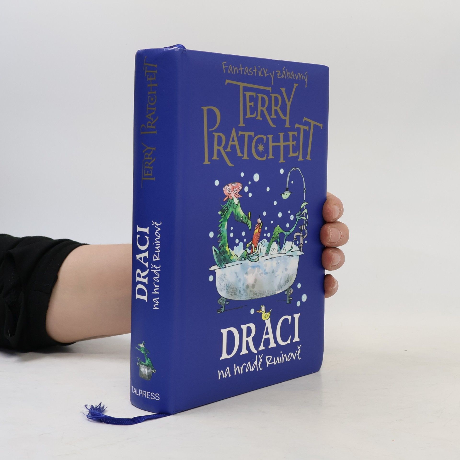Terry Pratchett Draci na hradě Ruinově