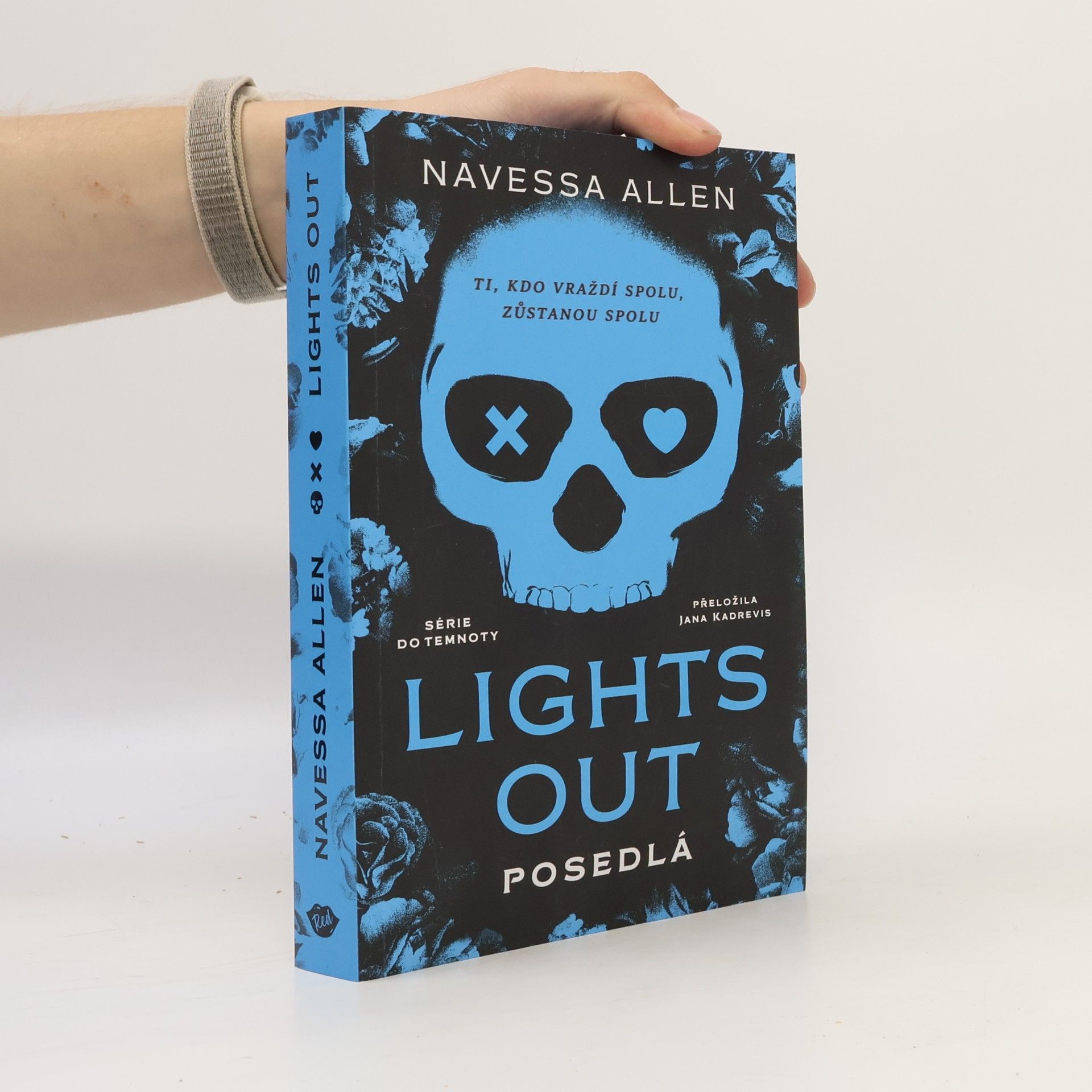 Navessa Allen Lights Out. Posedlá