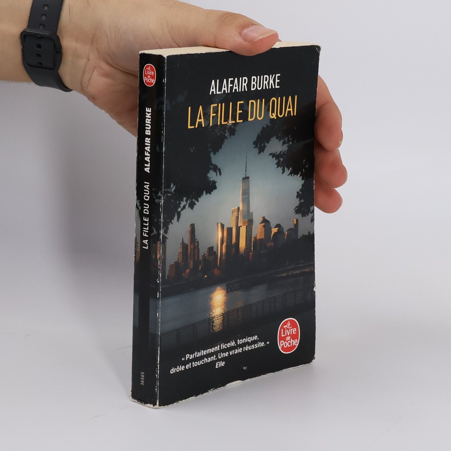 Le Livre de Poche: La Fille du quai